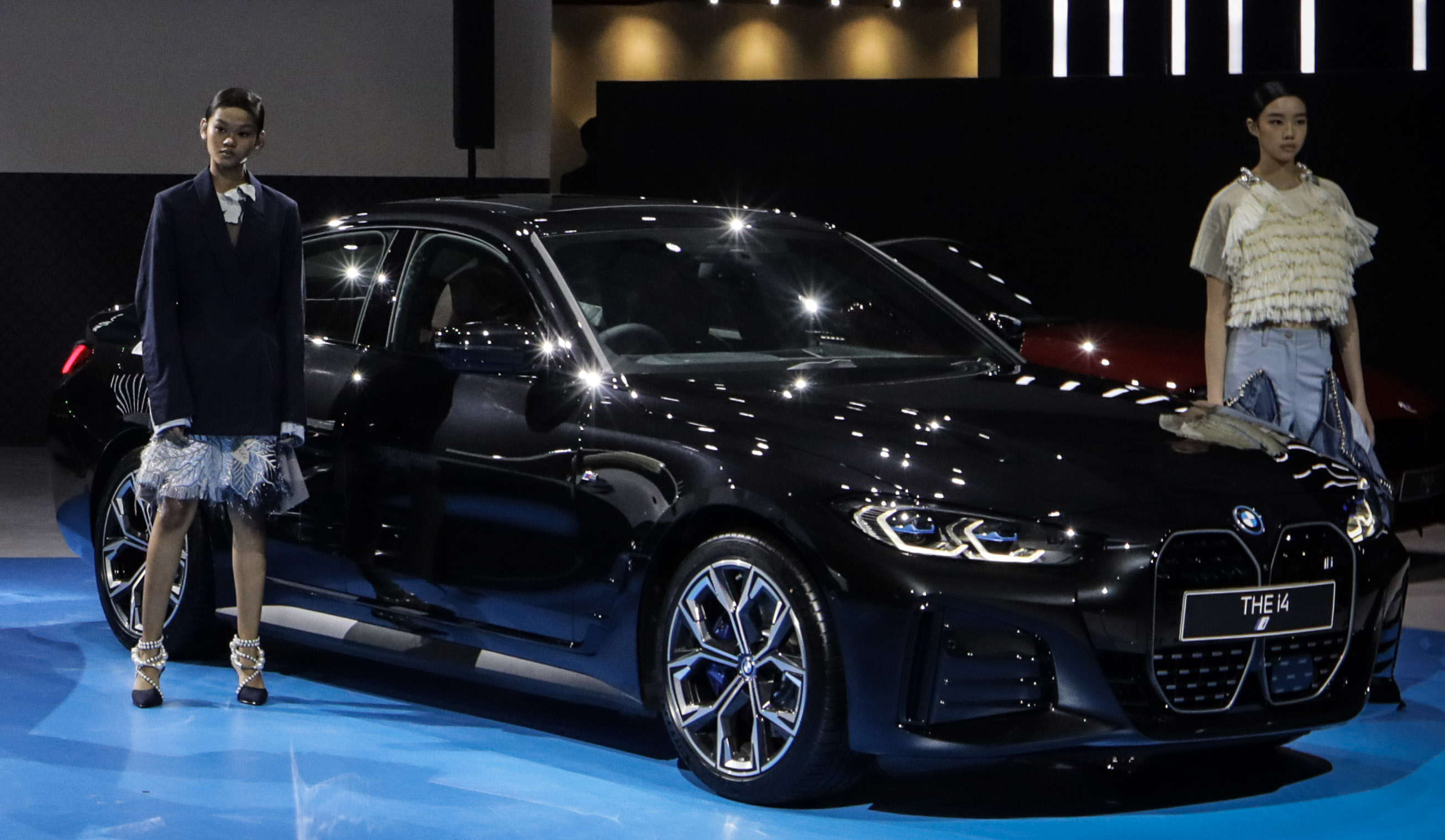 Mobil Listrik BMW iX dan i4 