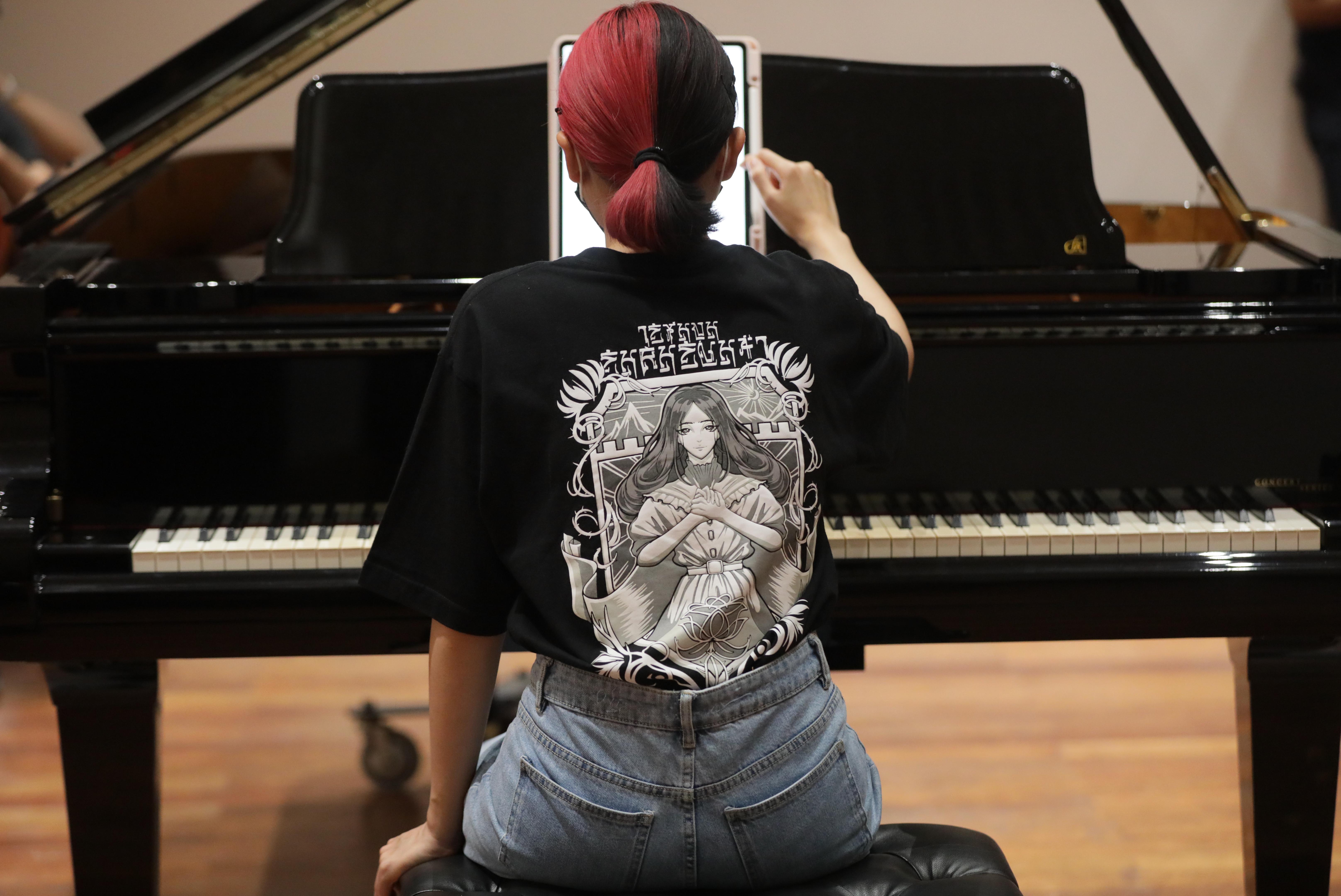 Isyana Sarasvati Latihan Jelang Konser Simfoni untuk Bangsa 2022