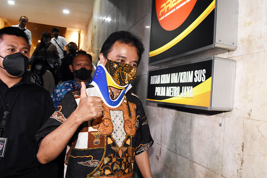 Dugaan Penistaan Agama, Mantan Menpora Roy Suryo Ditahan Polisi