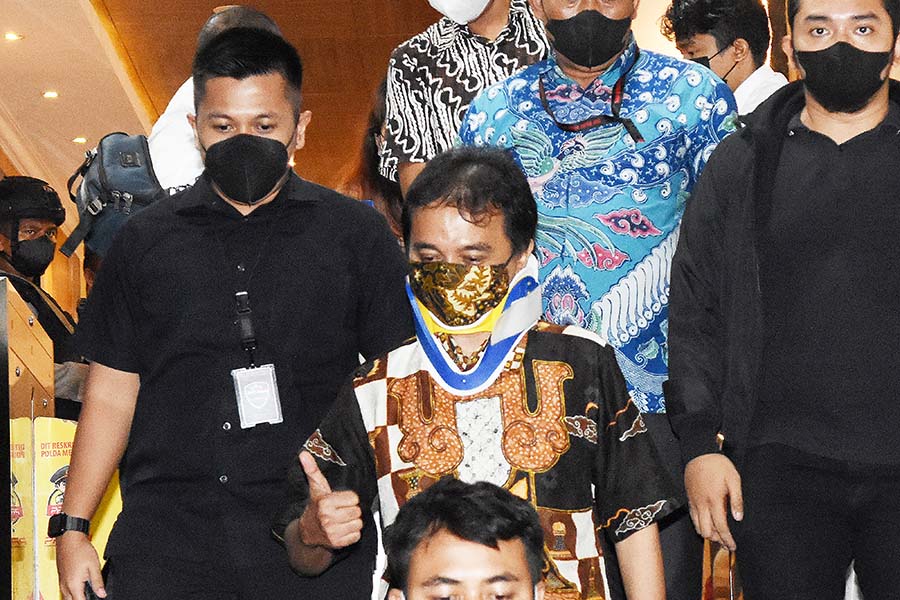 Dugaan Penistaan Agama, Mantan Menpora Roy Suryo Ditahan Polisi