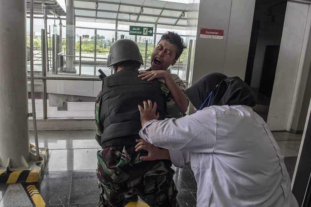 Wahana Zombie di LRT Jakarta