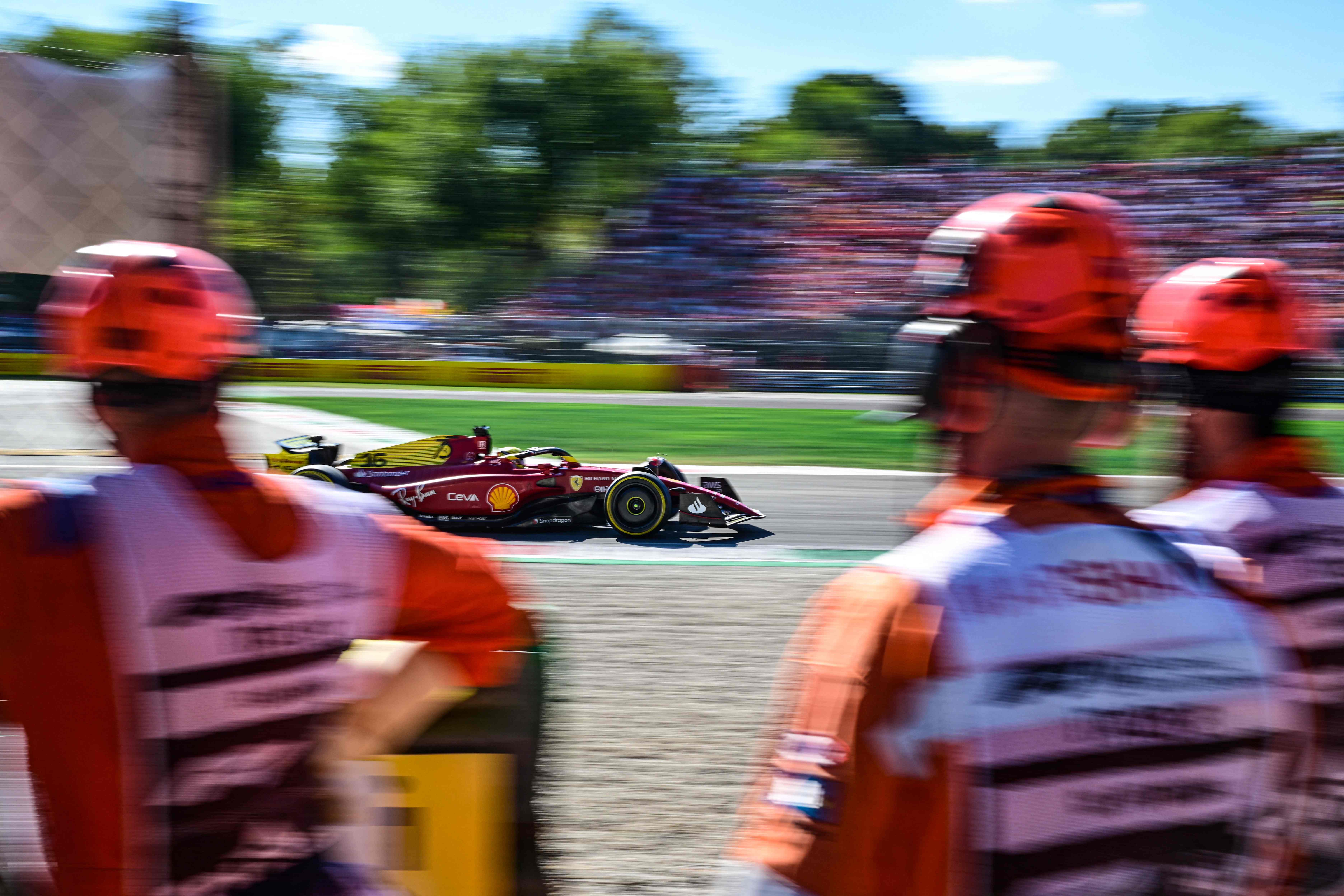 Verstappen Terdepan di Kandang Ferrari