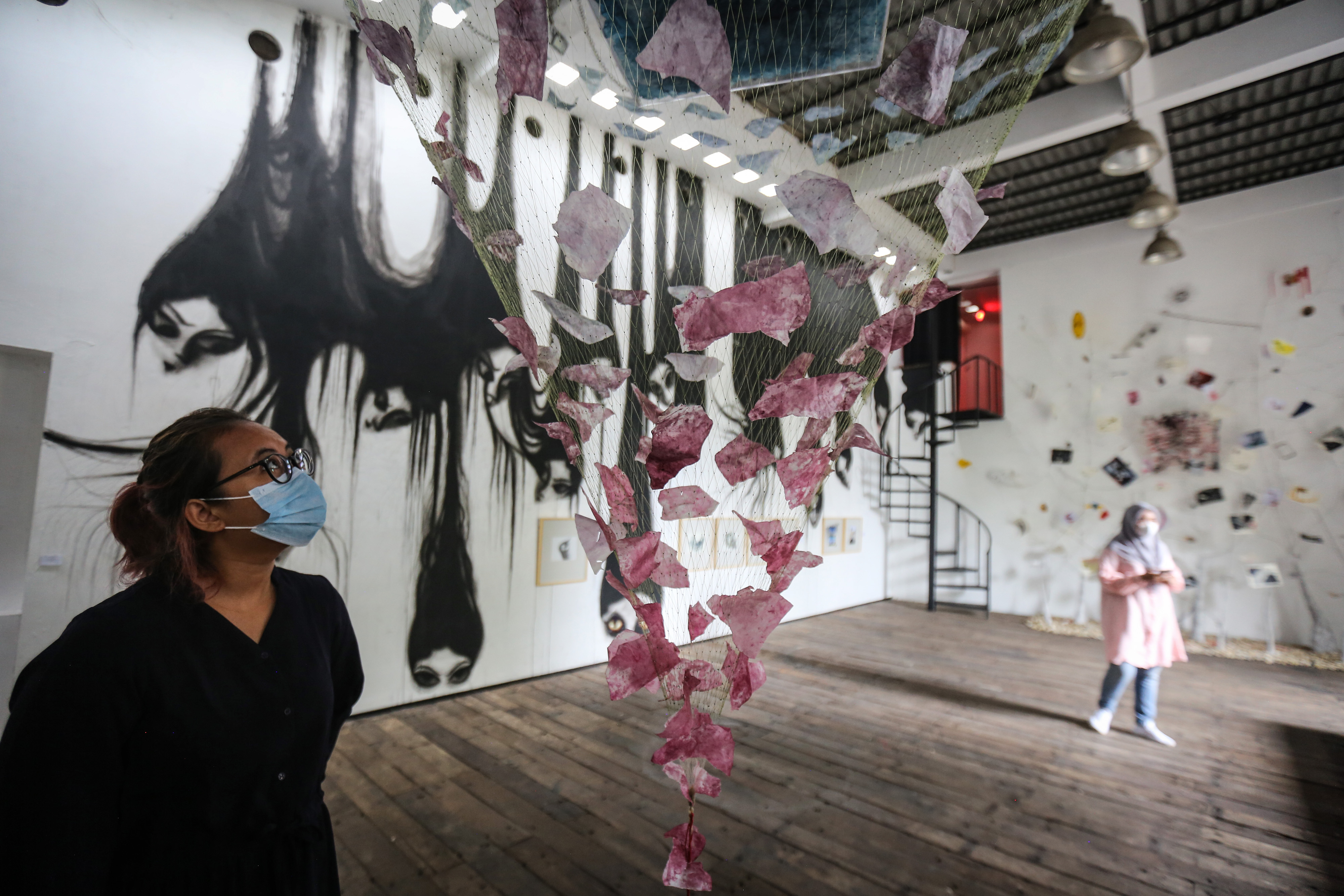 Pameran Rekonstruk7 di Studio Hanafi