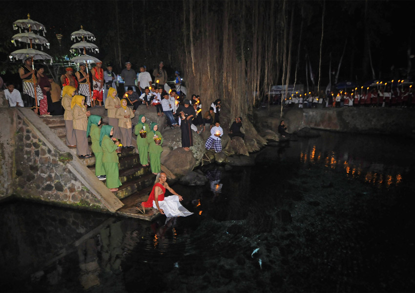 Kirab Sedulur Banyu Ponggok