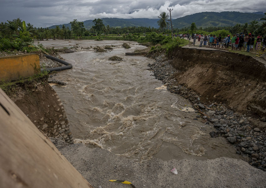 Jembatan Putus Karena Terdampak Banjir Di Sigi