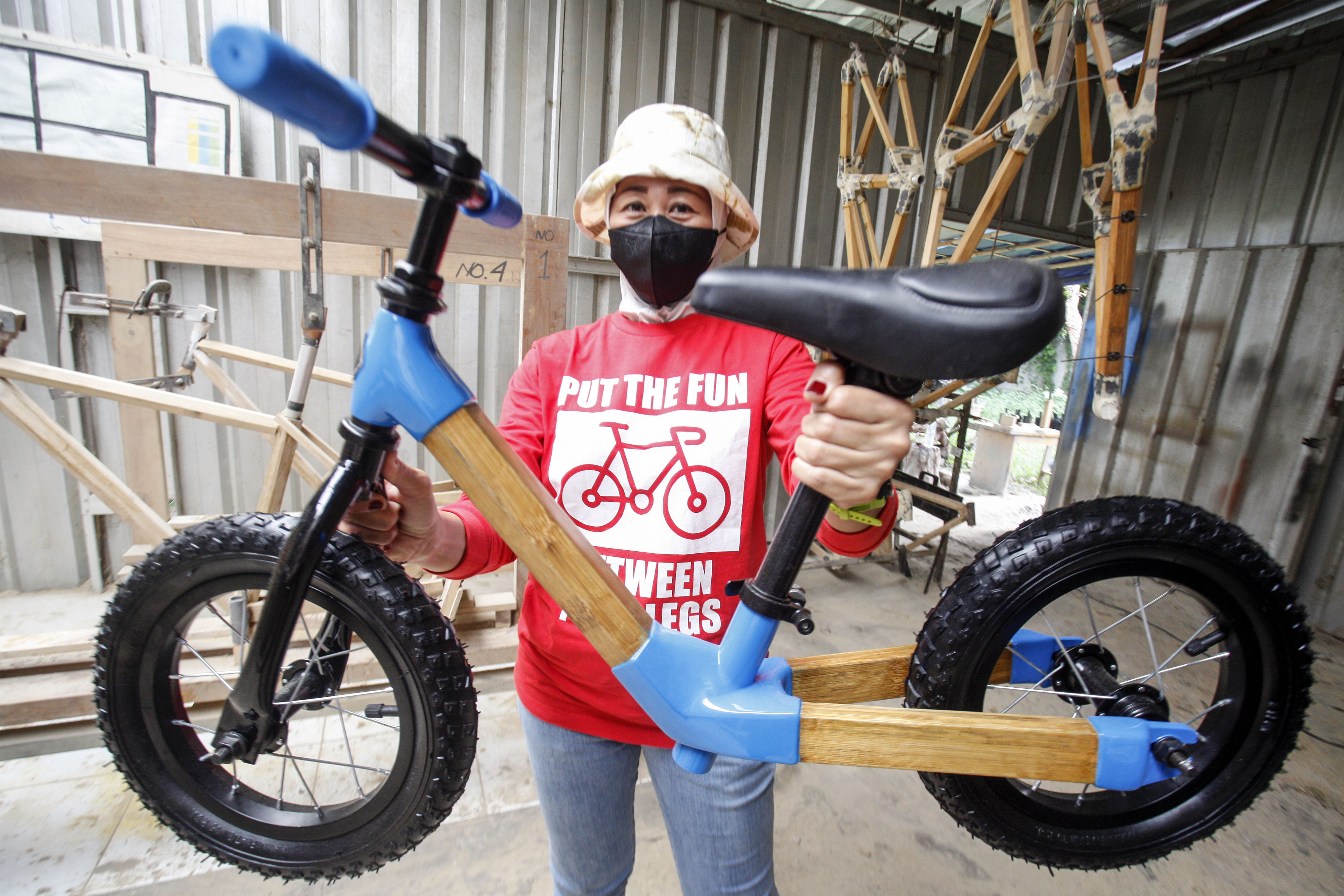 Kerajinan Sepeda Bambu 