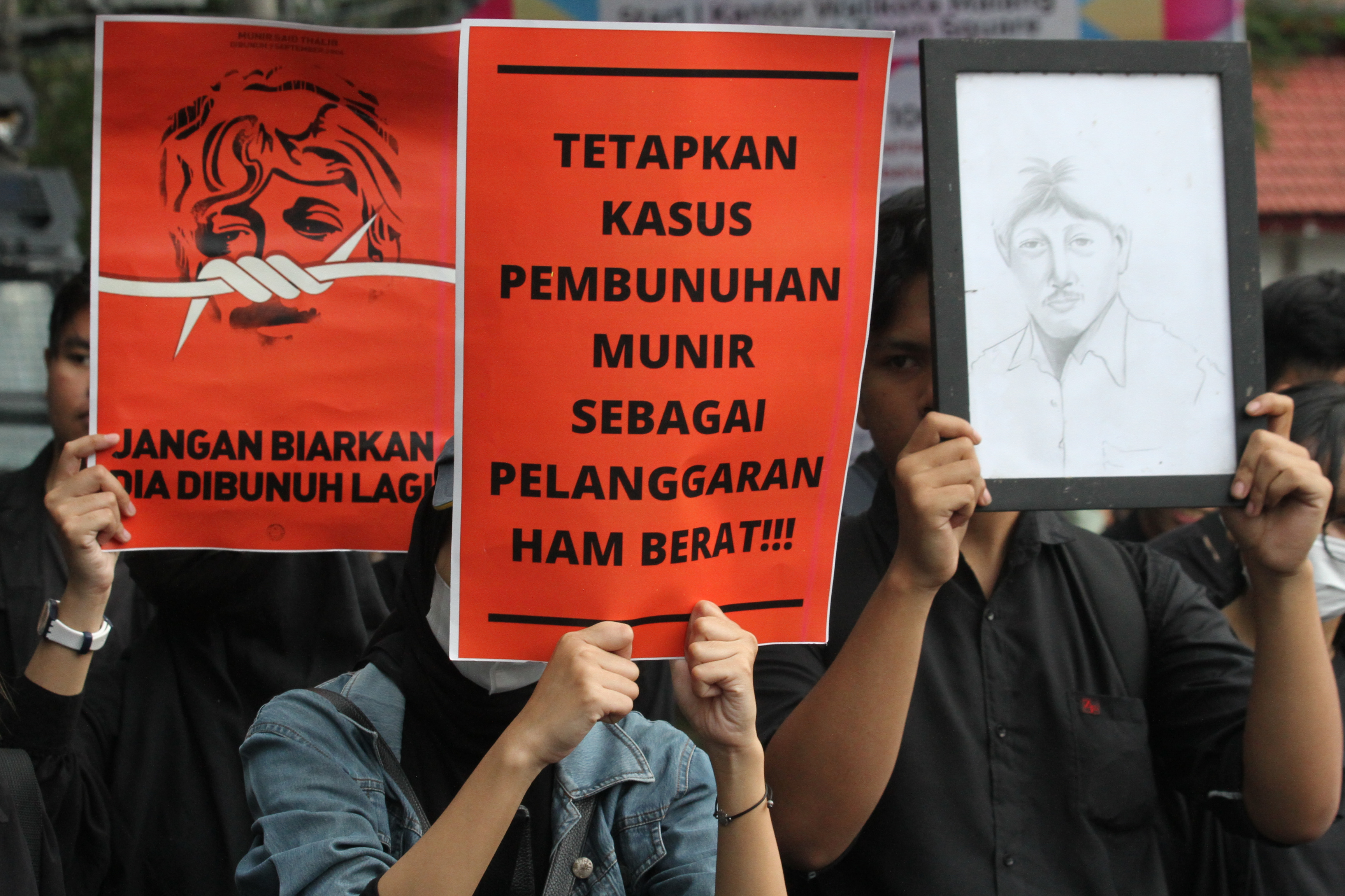 Aksi Kamisan Mengenang 18 Tahun Kasus Munir