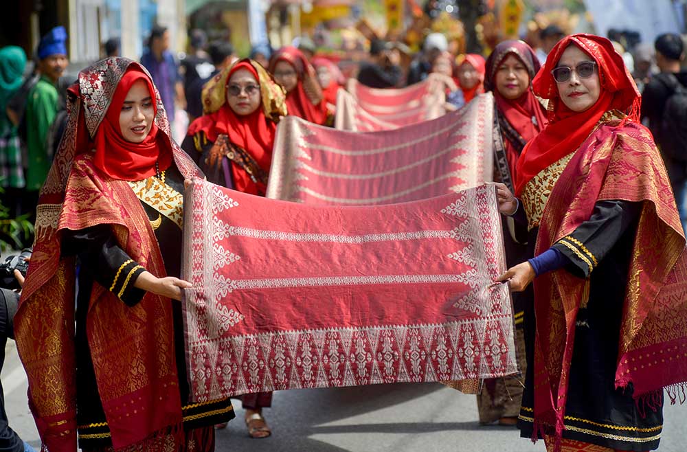 Sawahlunto International Songket Silungkang Carnival 