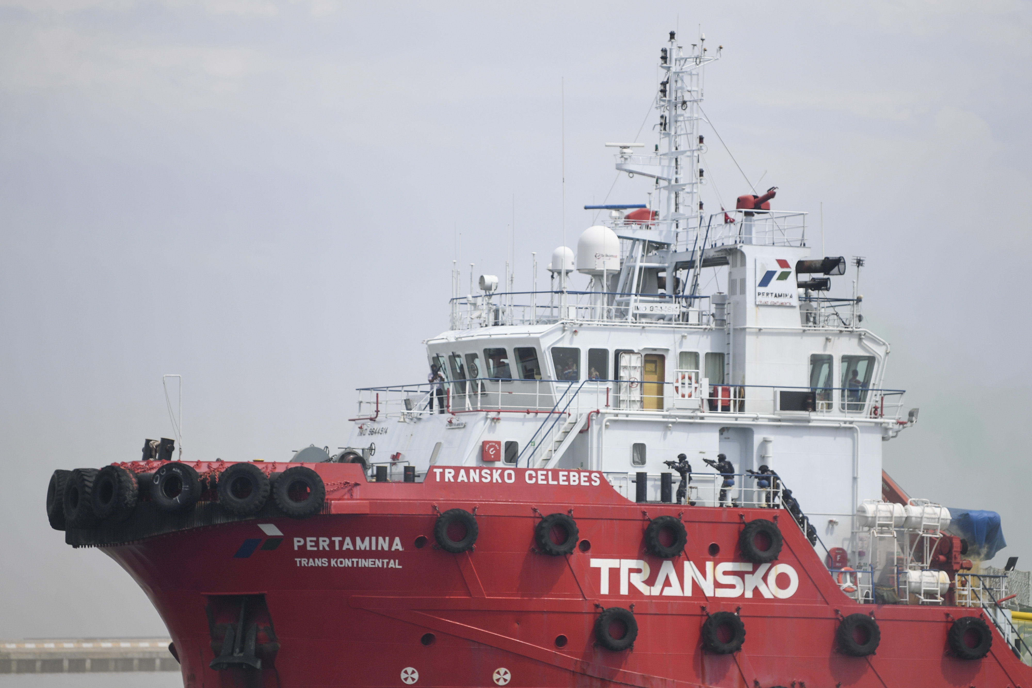 Upacara HUT ke-77 TNI AL