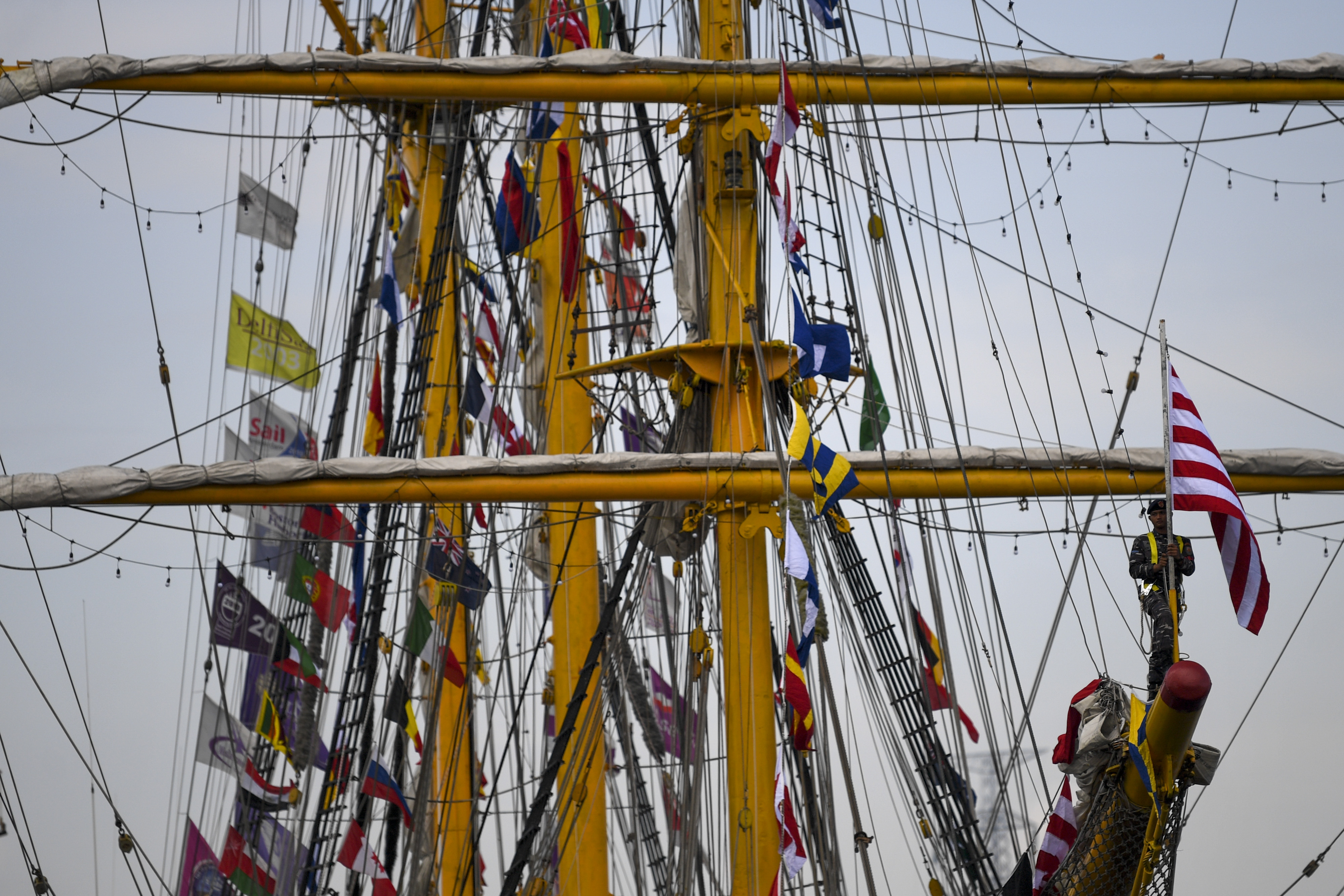 Upacara HUT ke-77 TNI AL