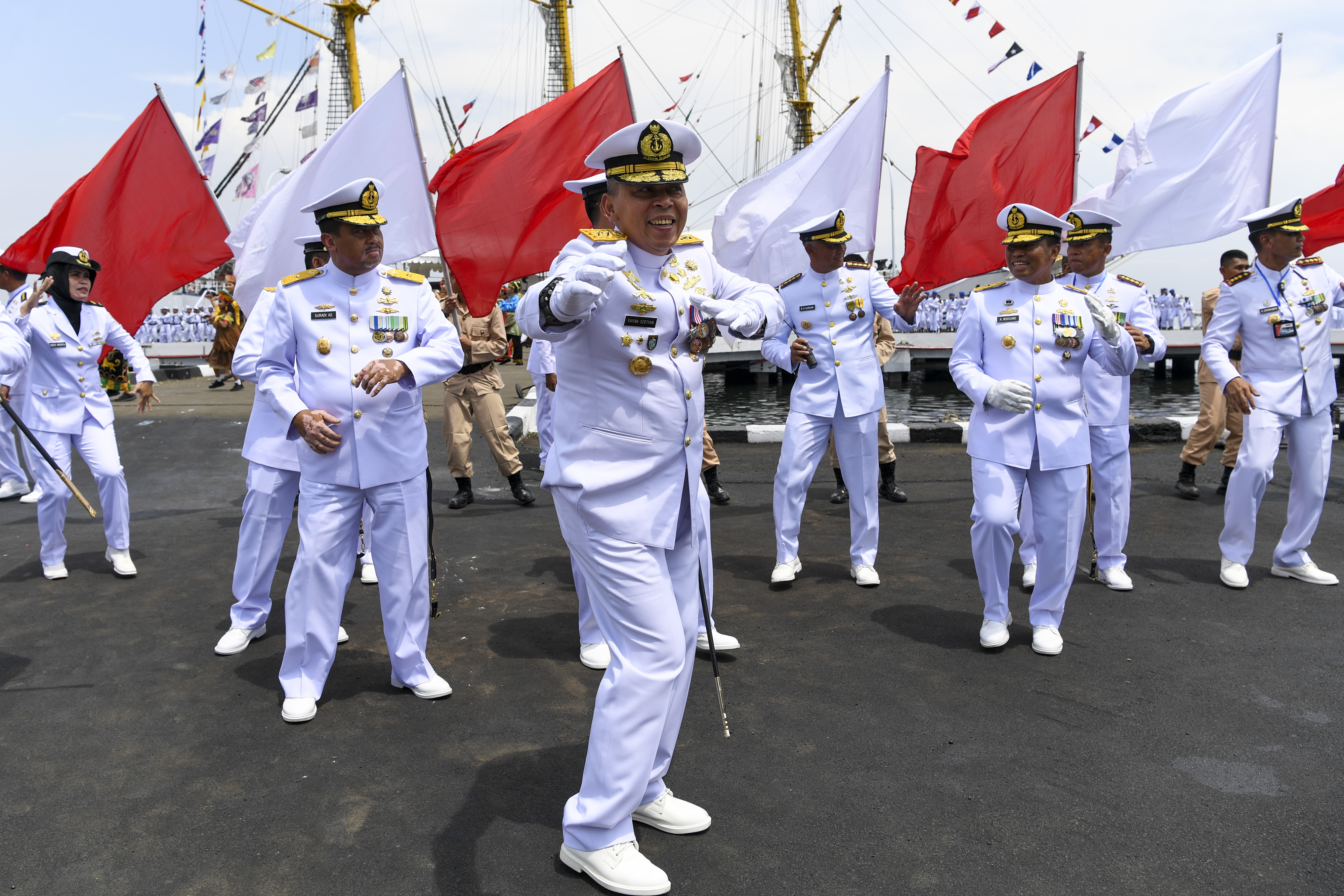 Upacara HUT ke-77 TNI AL