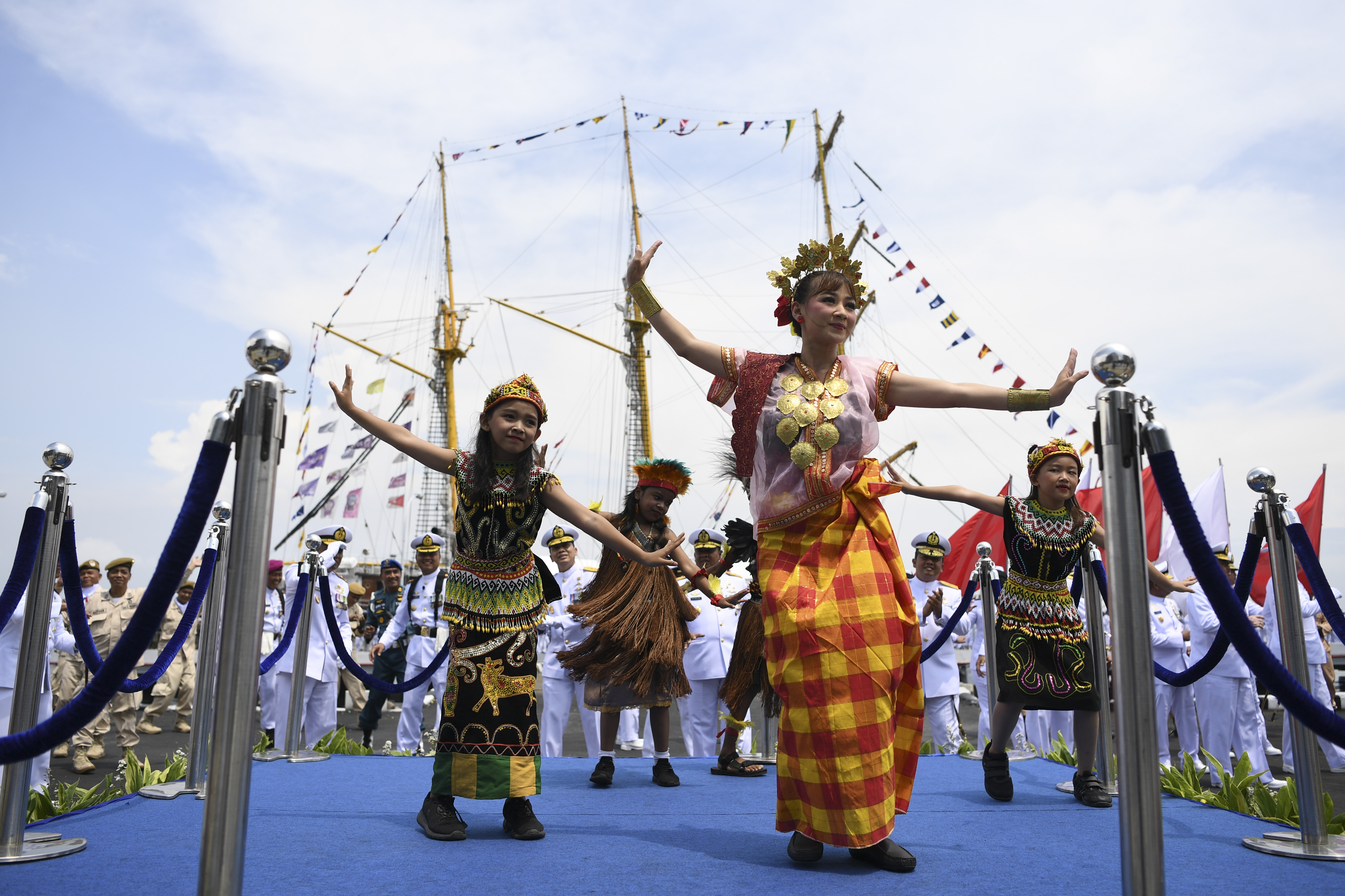 Upacara HUT ke-77 TNI AL