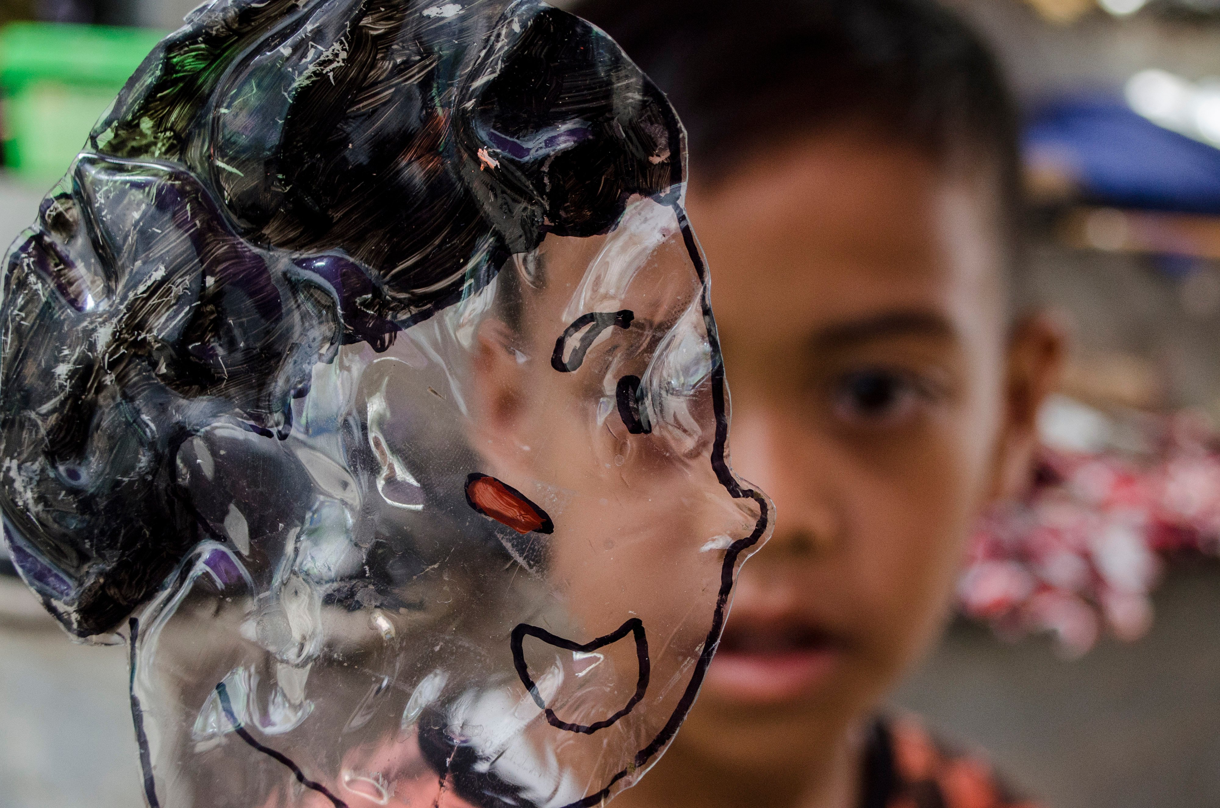 Lokakarya Pembuatan Wayang Plastik