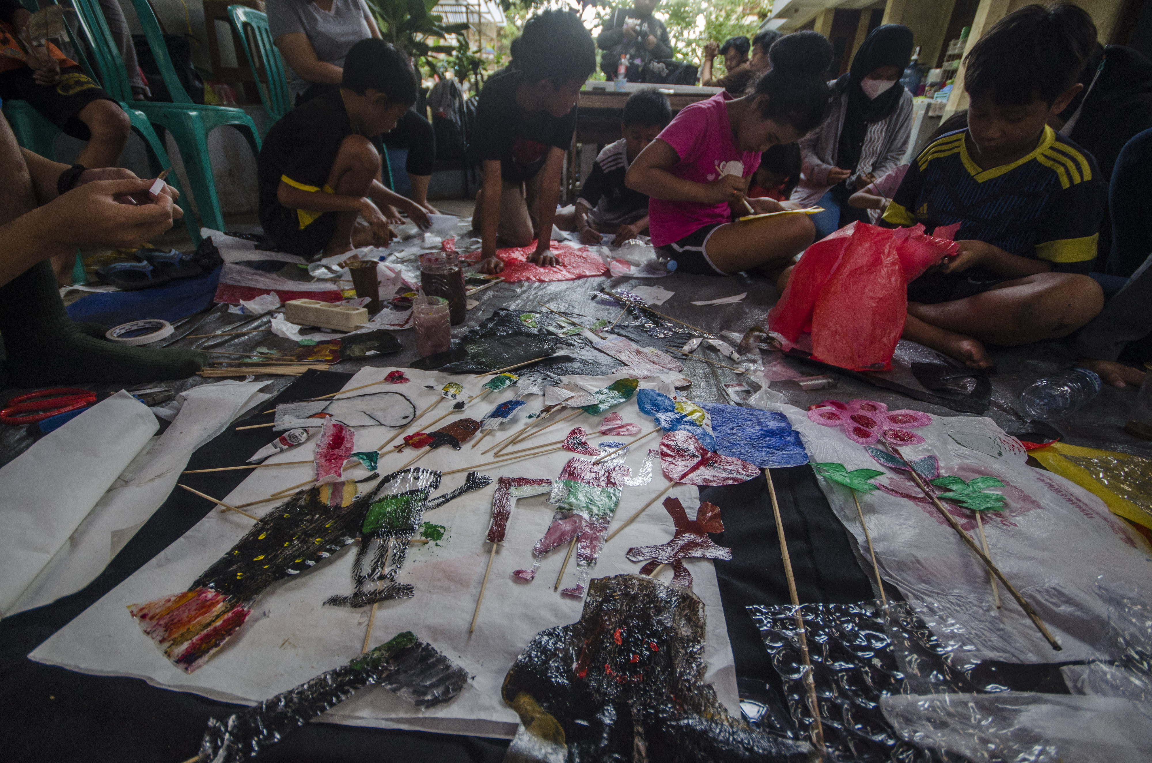 Lokakarya Pembuatan Wayang Plastik