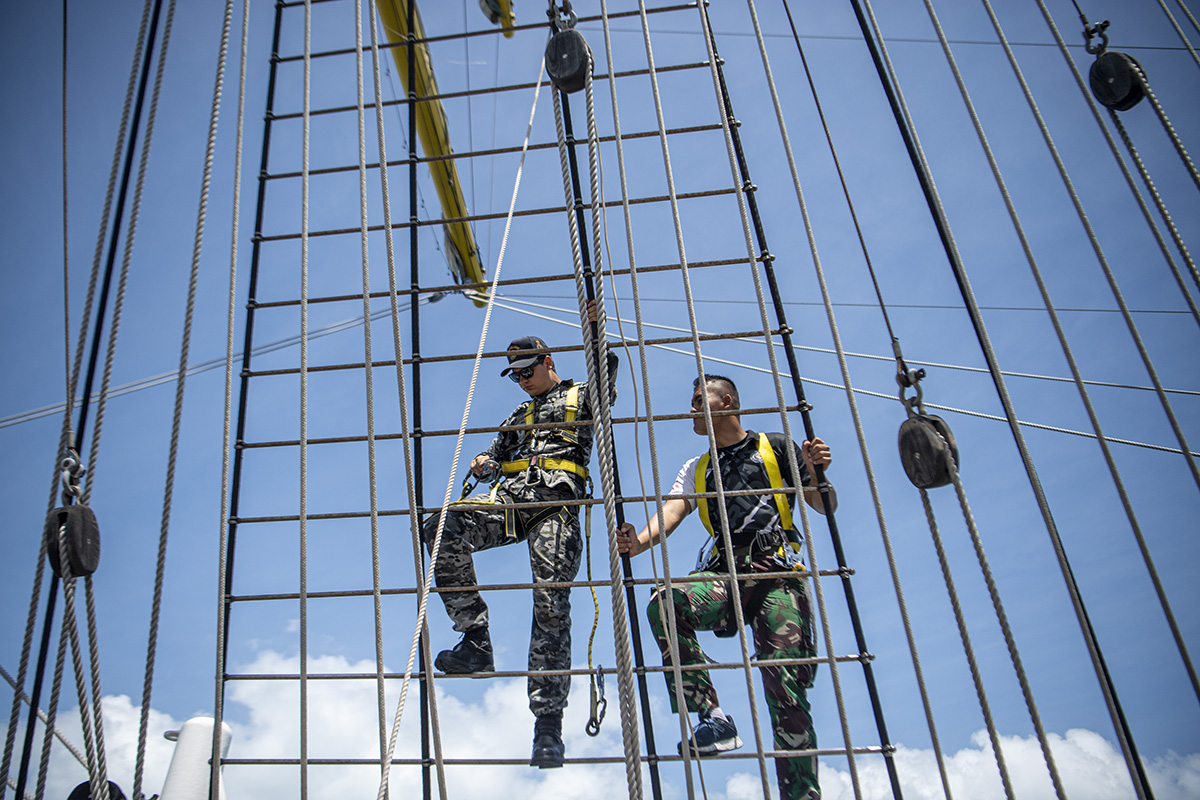 Parade Roll Taruna Akademi Angkatan Laut RI Bersama Royal Australian Navy 