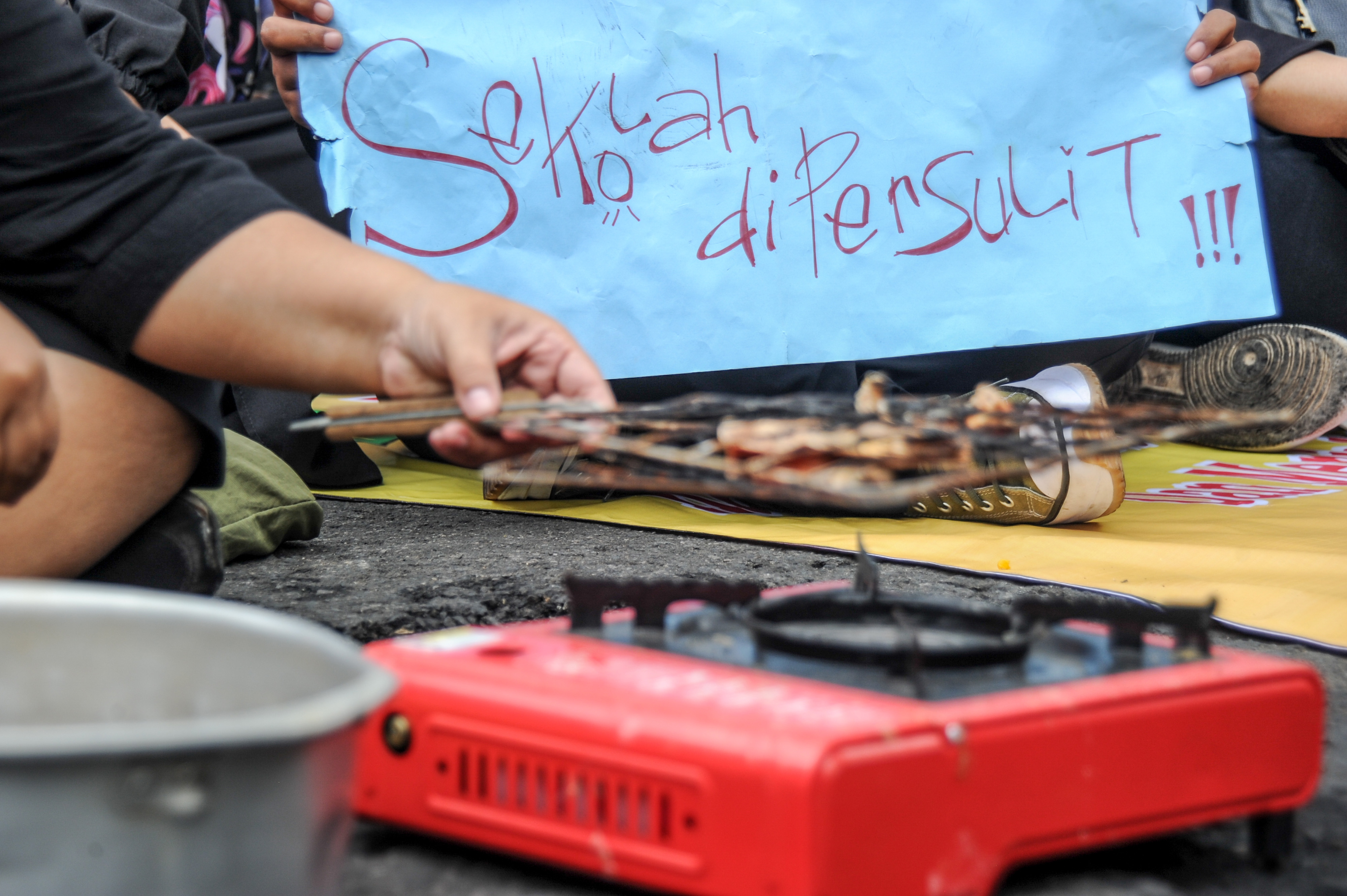 Aksi Tolak Mahalnya Biaya Sekolah di Jawa Barat