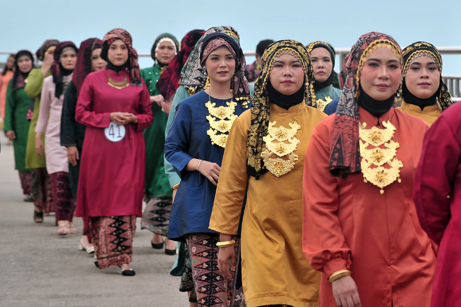 Parade Tengkuluk Di Festival Batanghari