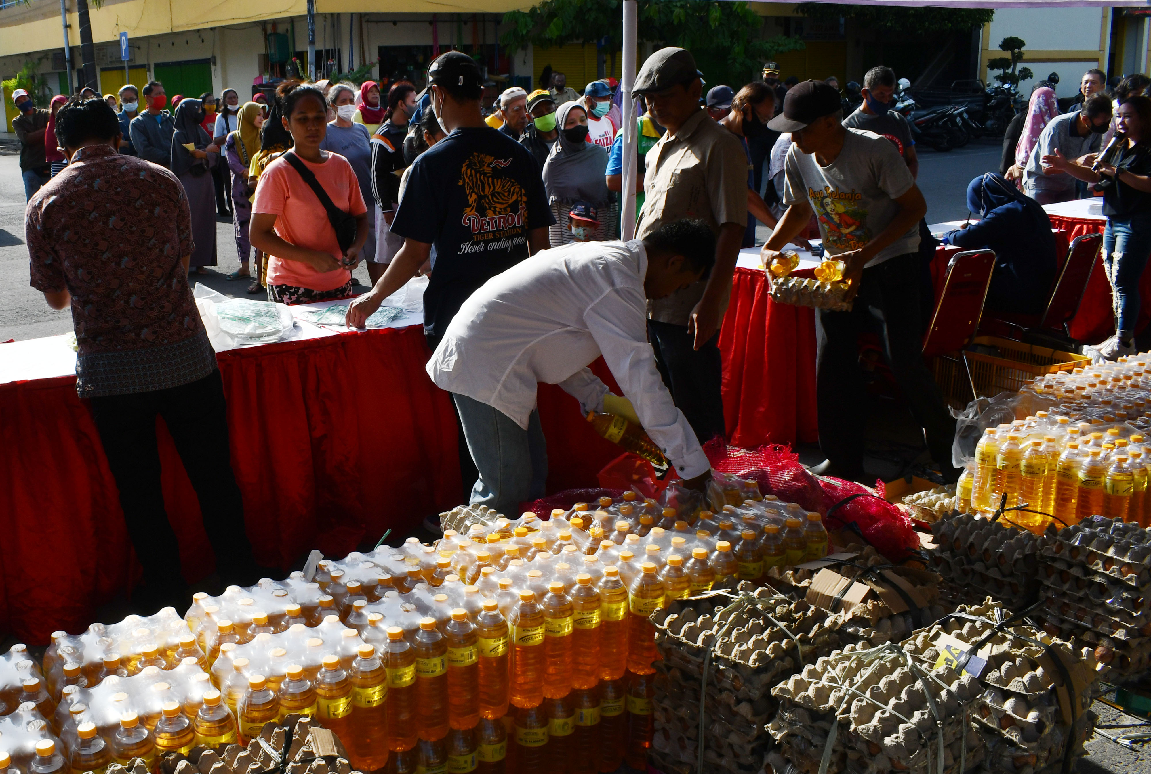 Operasi Pasar Lumbung Pangan Jawa Timur untuk Mencegah Inflasi