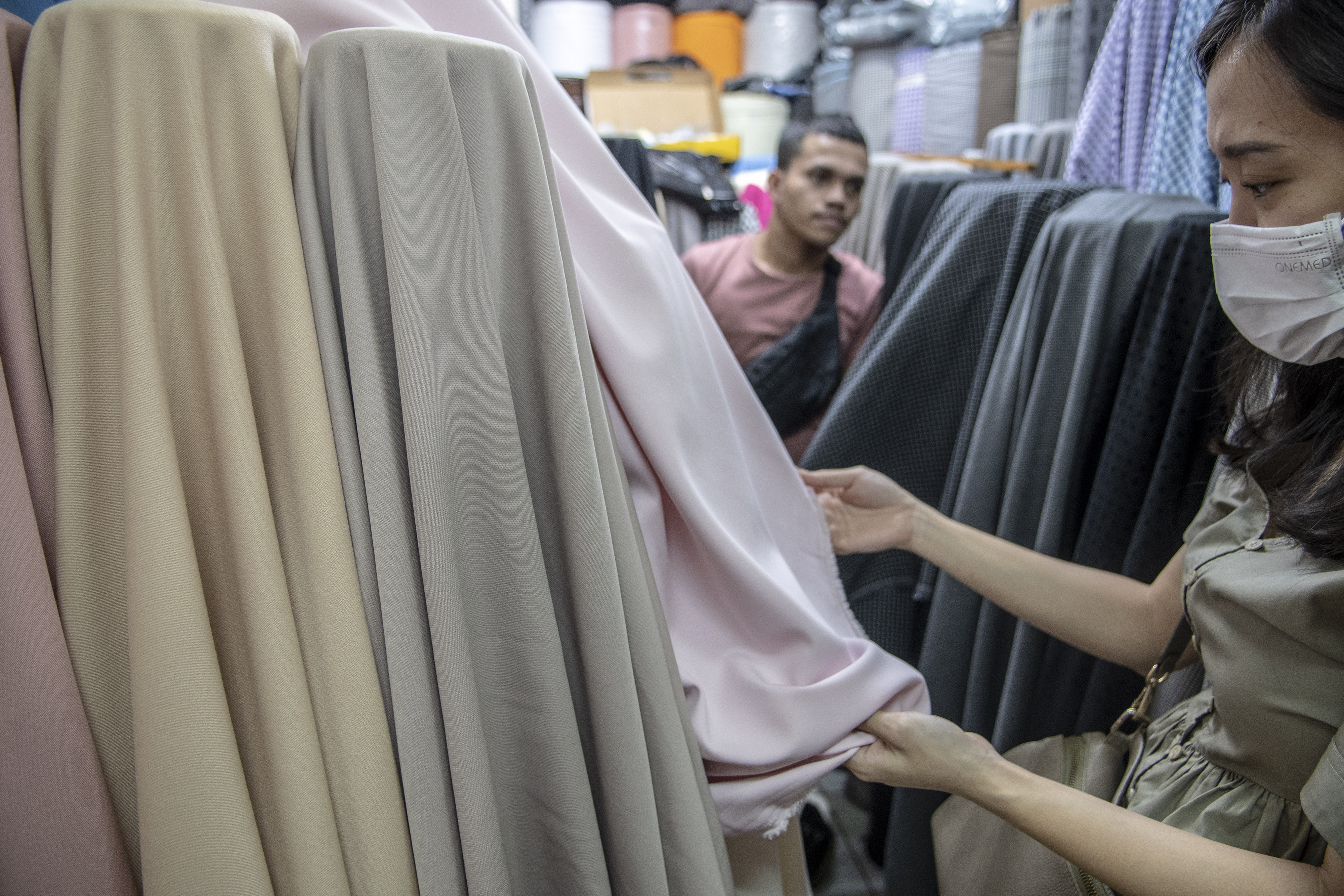 Ekspor Produk Kain Indonesia Naik