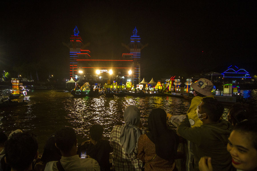 Festival Jukung Hias Tanglong