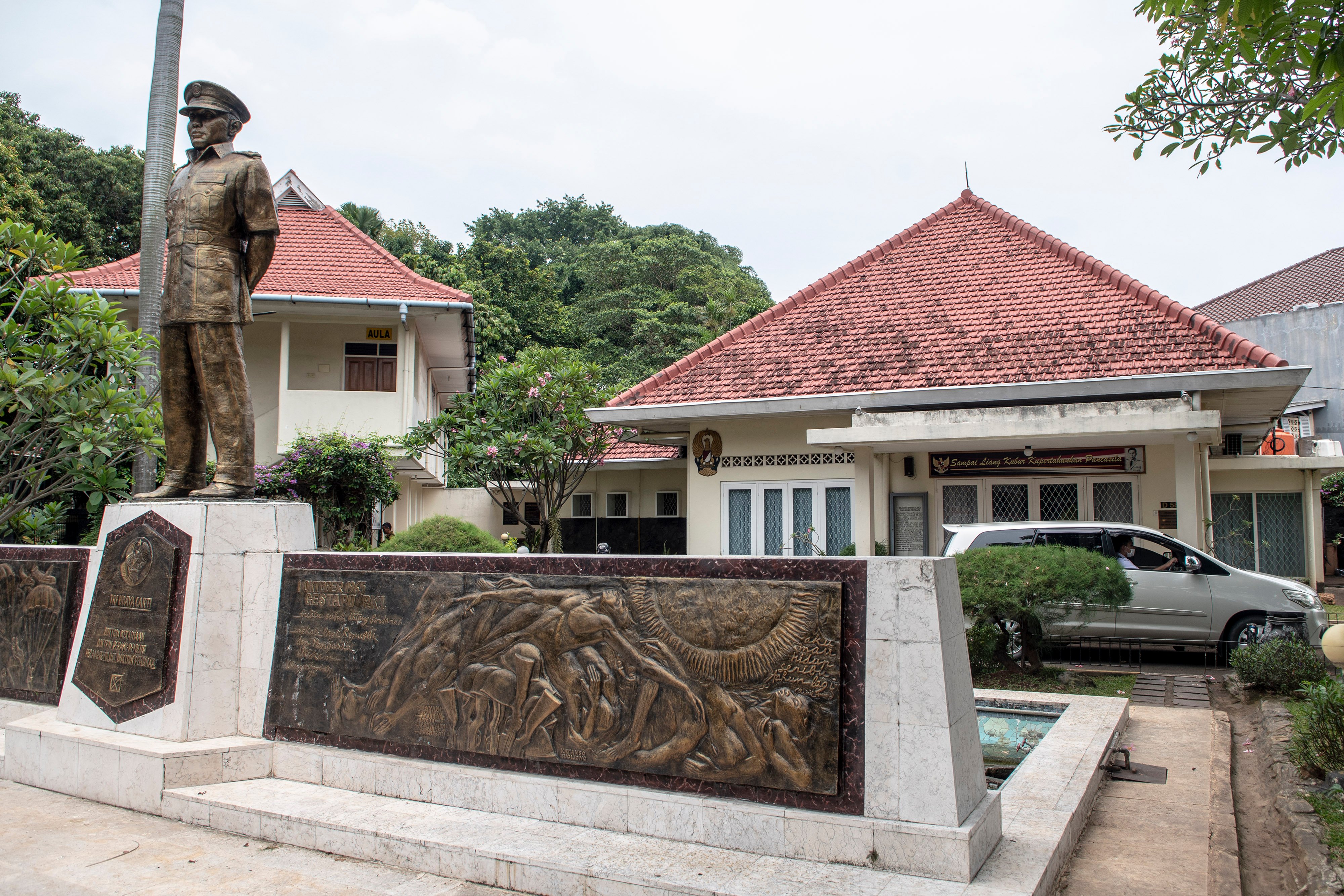 Berkunjung ke Museum Sasmita Loka Ahmad Yani