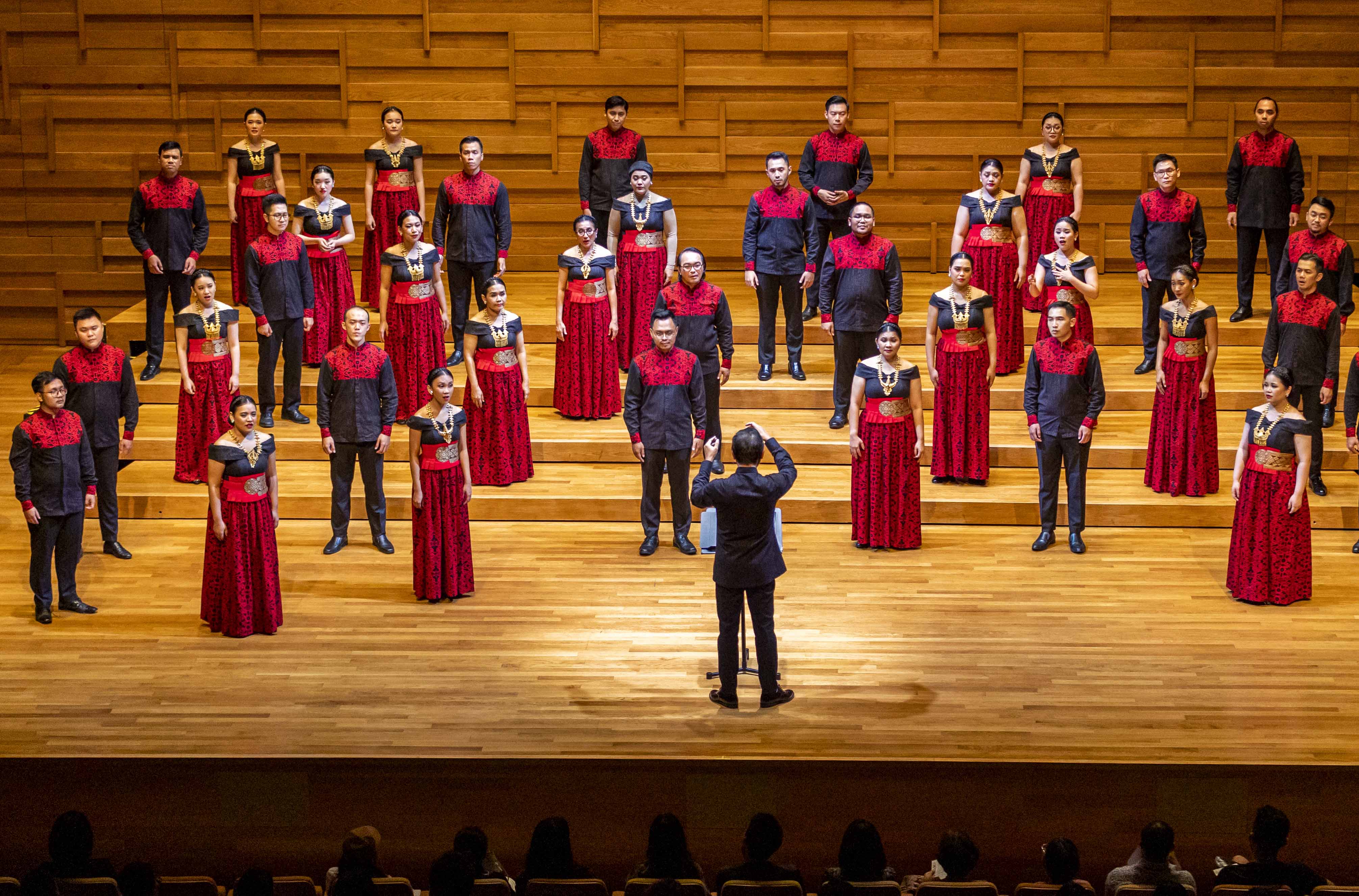 Pertunjukan Batavia Madrigal Singers di Singapura