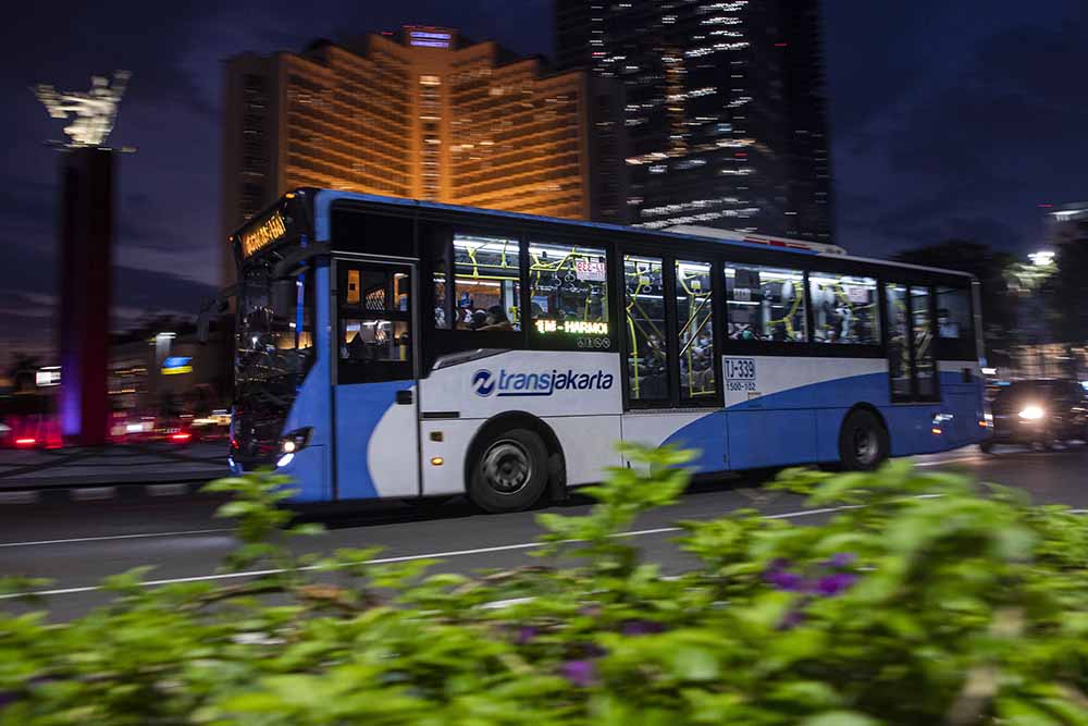 Perpanjangan Jam Operasional Bus Trans-Jakarta