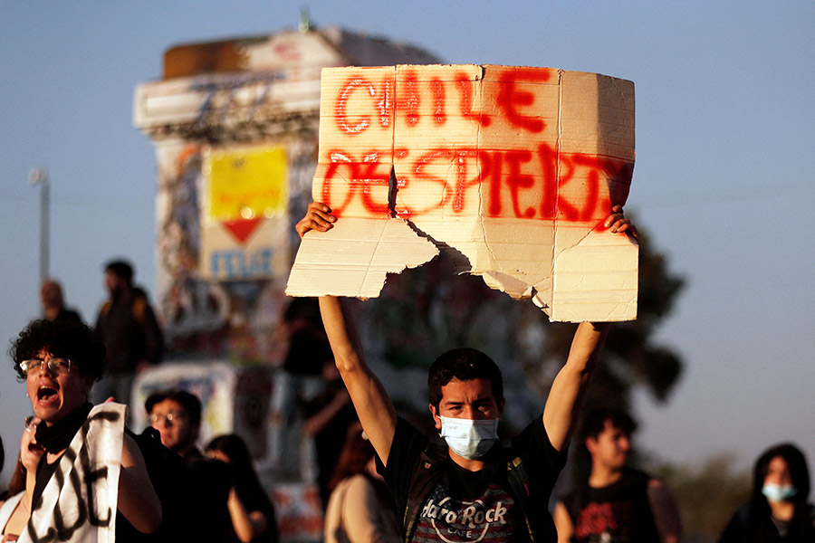 Tetap Menuntut Konstitusi Baru Walau Kalah di Referendum
