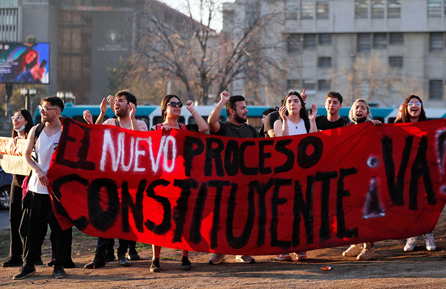 Tetap Menuntut Konstitusi Baru Walau Kalah di Referendum