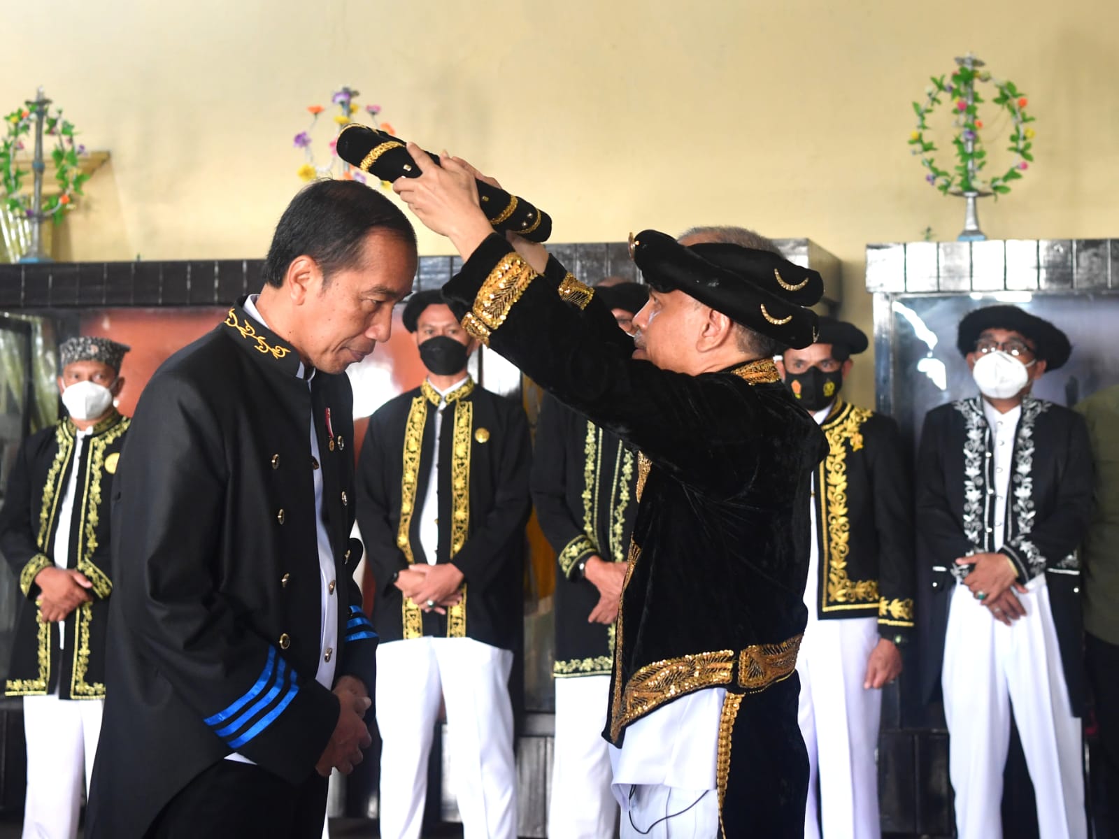 Jokowi Dianugerahi Gelar Kehormatan Adat Kesultanan Ternate