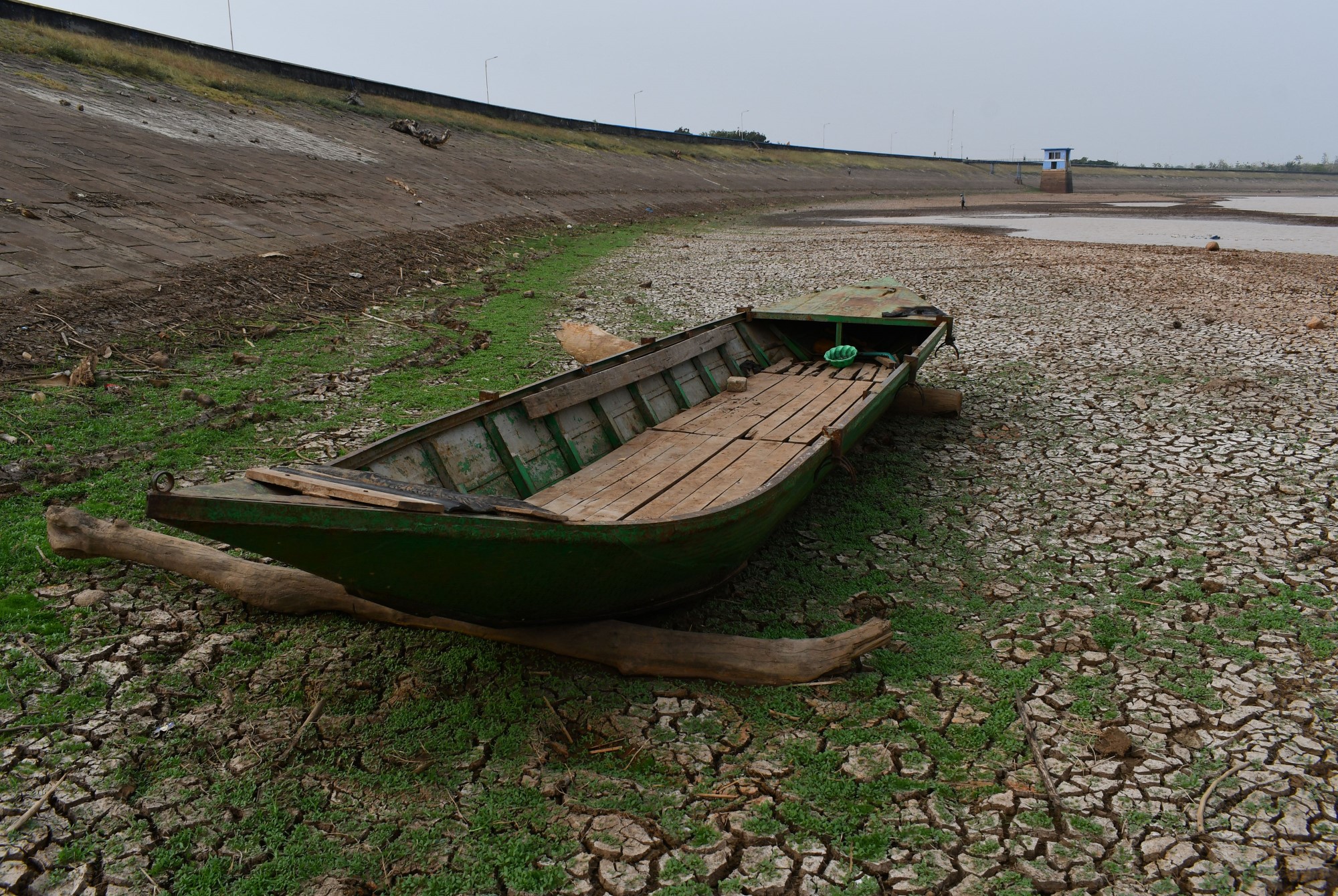Waduk Dawuhan di Madiun Airnya Menyusut