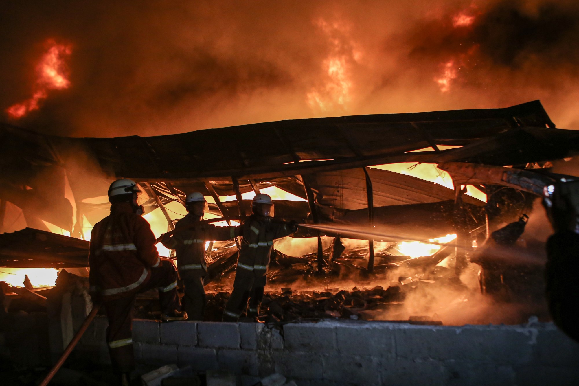 Kebakaran Gudang Plastik di Curug  Tangerang
