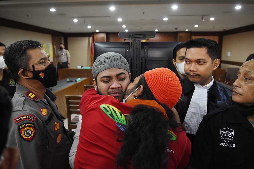 Penganiaya Ade Armando Divonis 8 Bulan Penjara