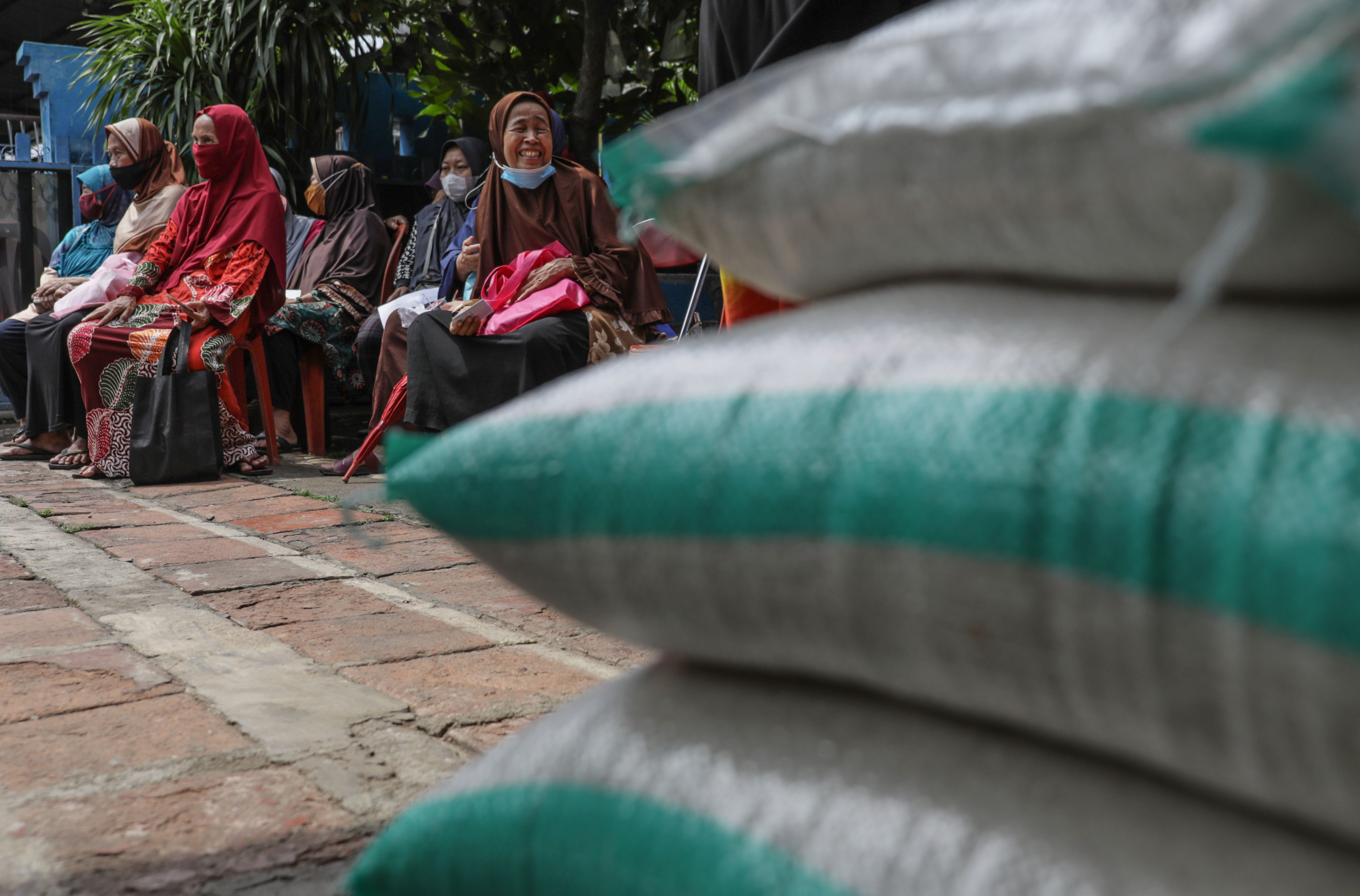 Penyaluran Bantuan Pangan Non Tunai di Tangerang 