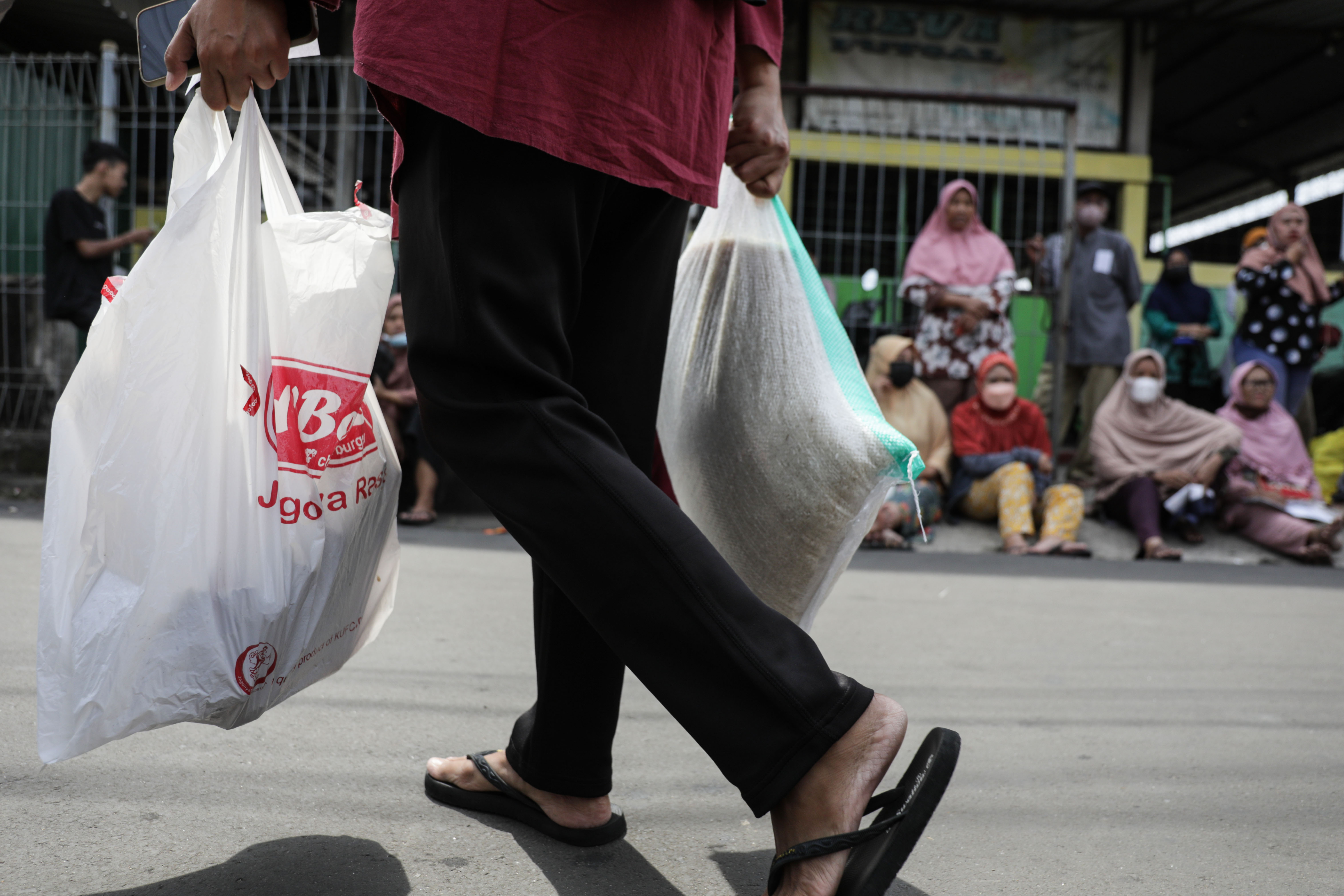 Penyaluran Bantuan Pangan Non Tunai di Tangerang 