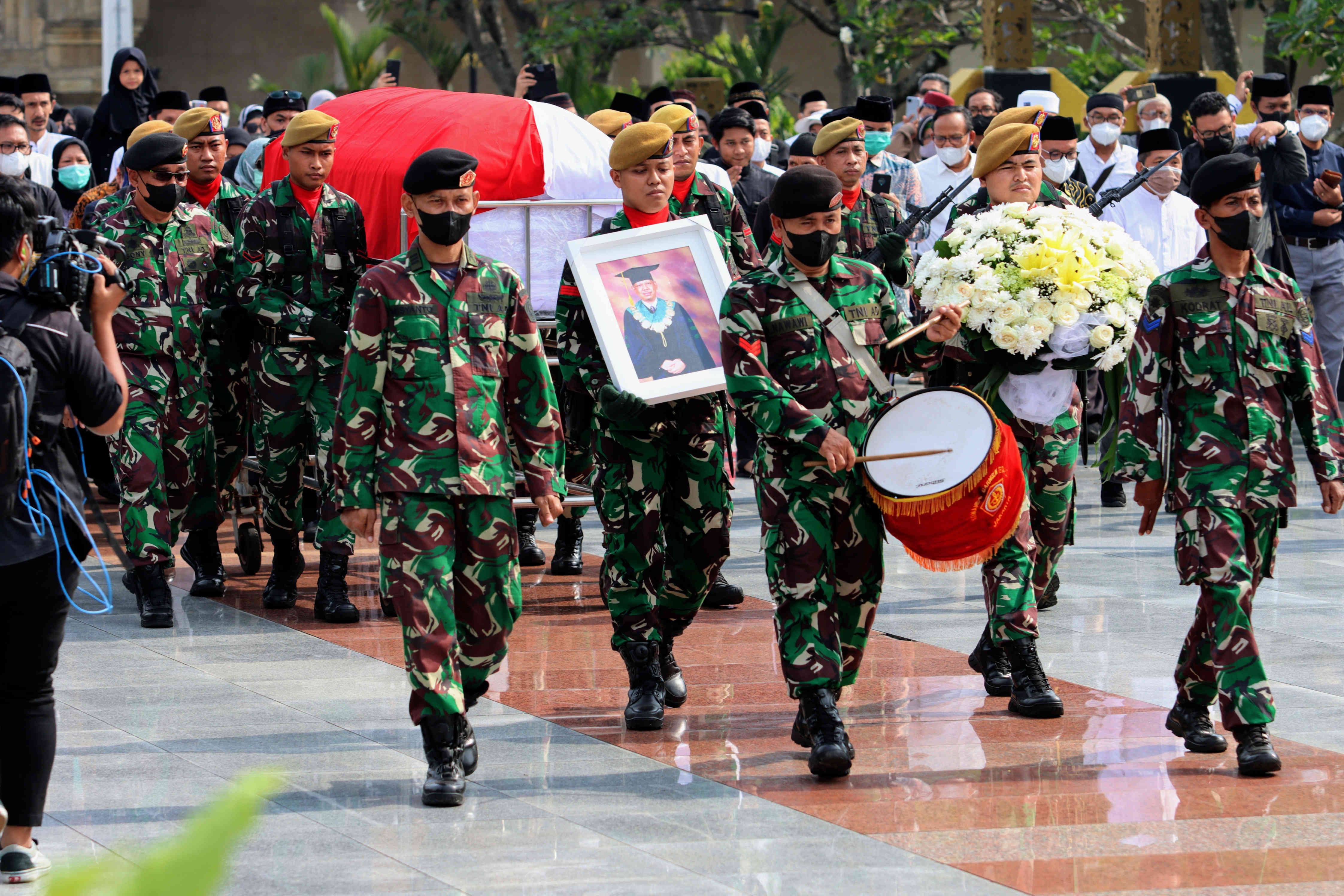 Pemakaman Azyumardi Azra di TMP Kalibata