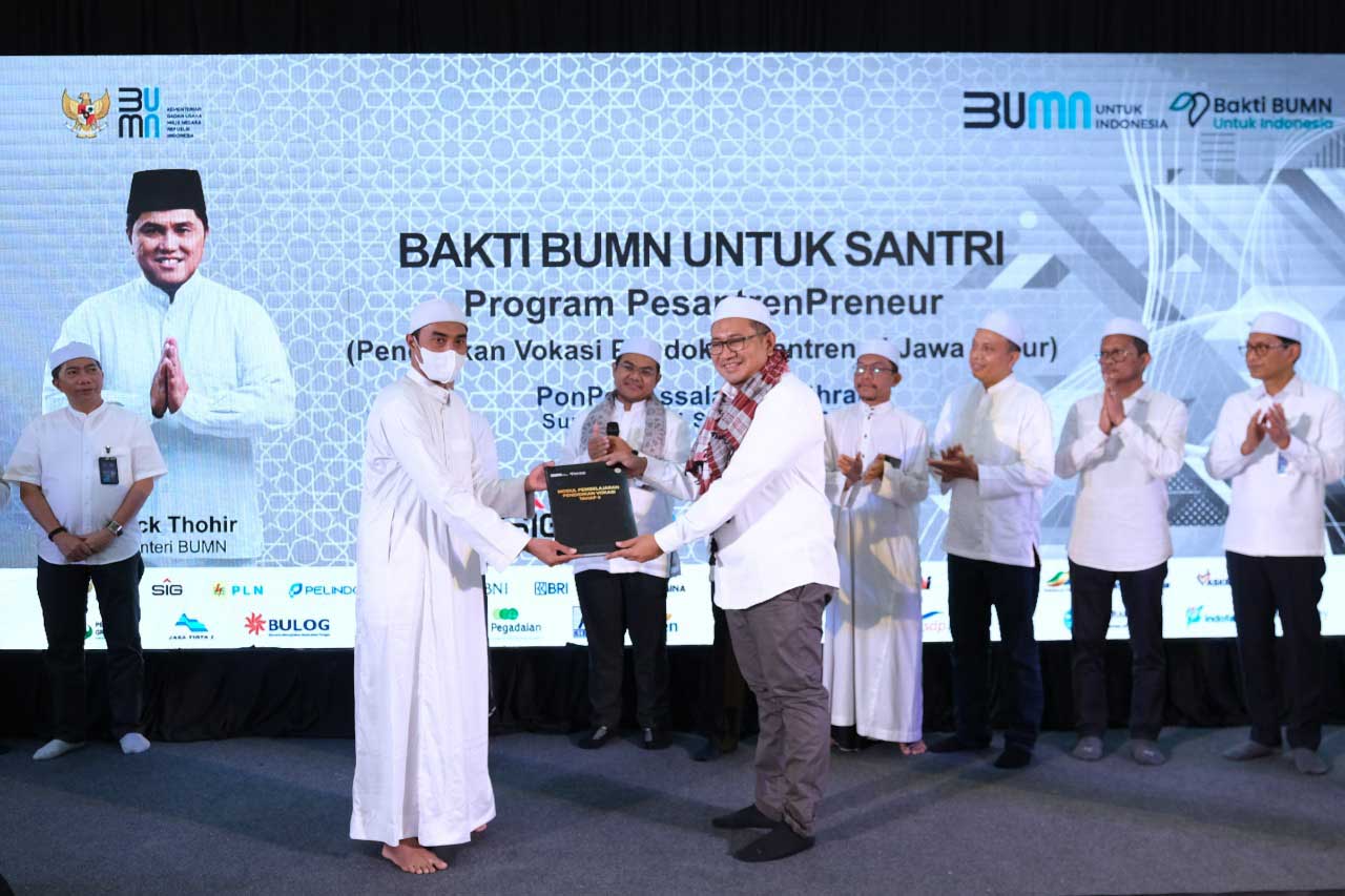 SIG Lakukan Kick off Program Bakti BUMN untuk Santri