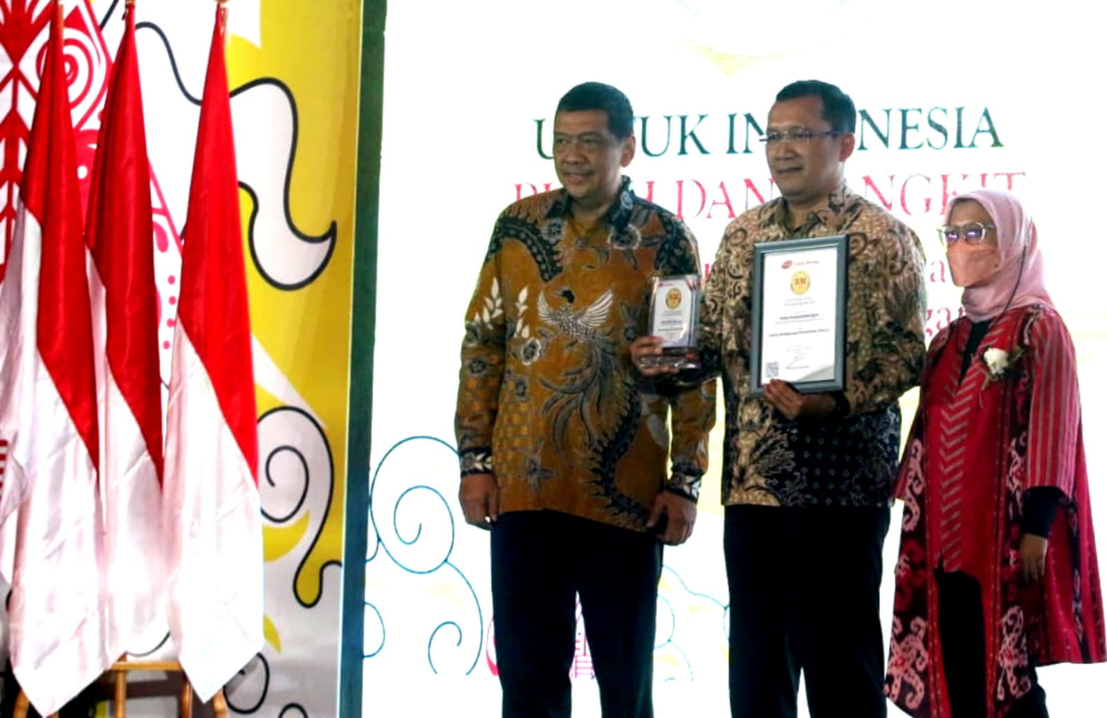 Direktur Utama BTN  Meraih Penghargaan Sebagai Tokoh Pembiayaan Perumahan Rakyat