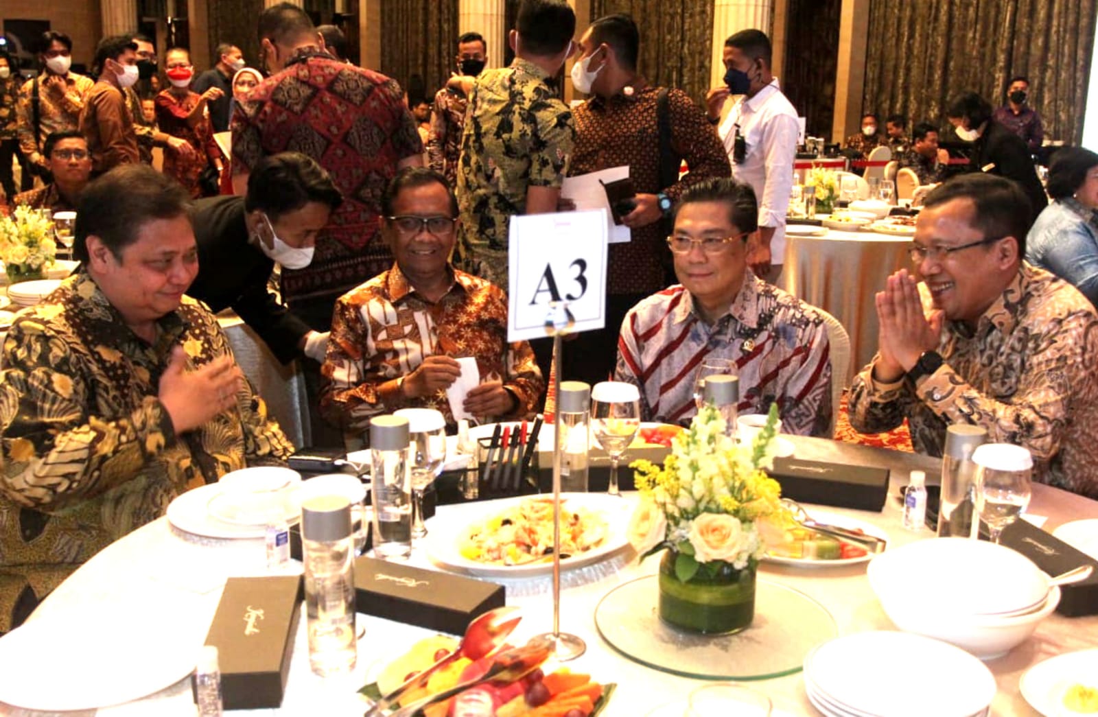 Direktur Utama BTN  Meraih Penghargaan Sebagai Tokoh Pembiayaan Perumahan Rakyat