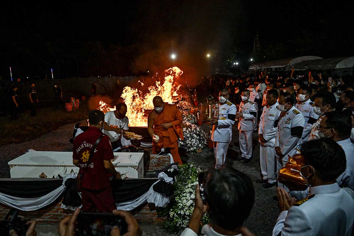 Kremasi Massal Korban Pembantaian Pusat Penitipan Anak