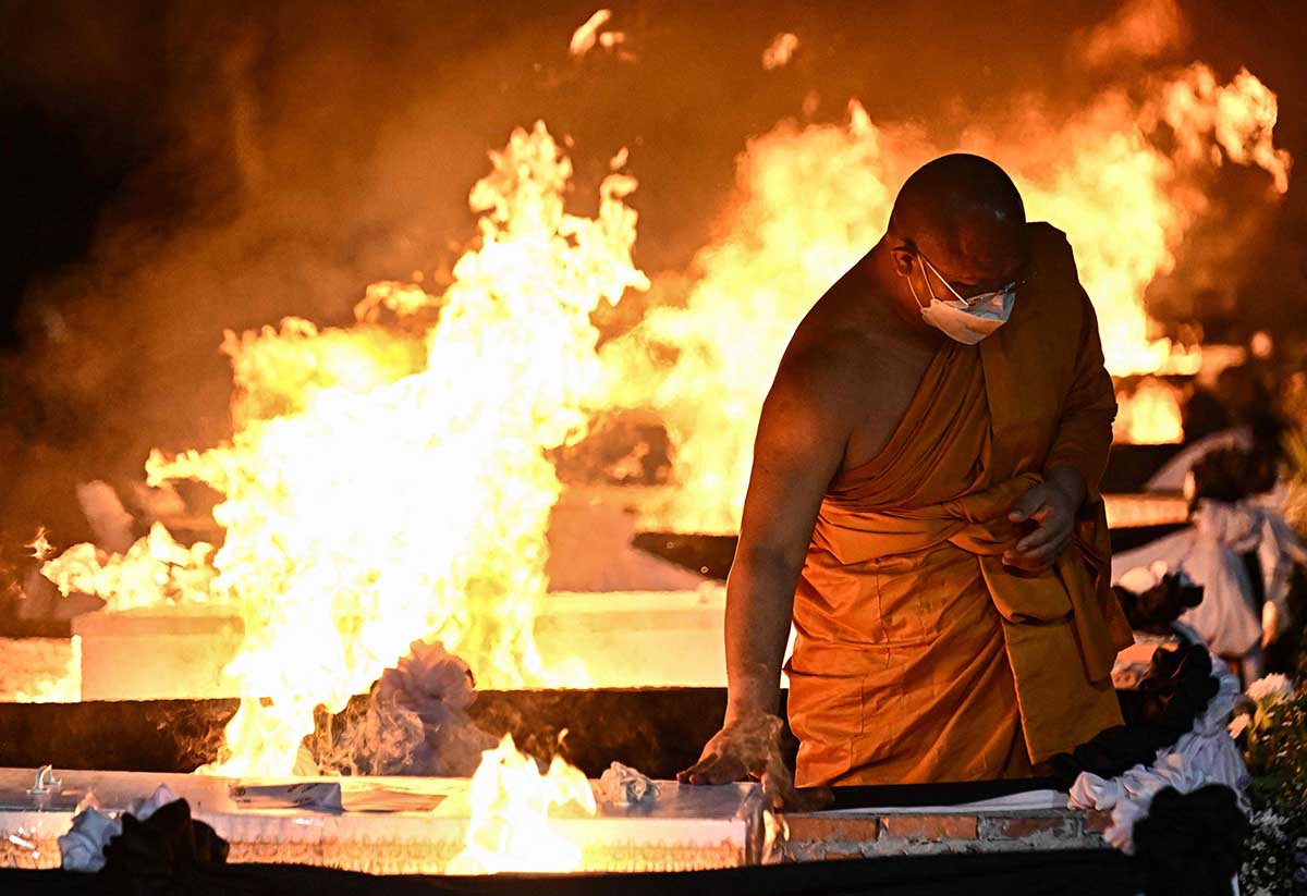 Kremasi Massal Korban Pembantaian Pusat Penitipan Anak