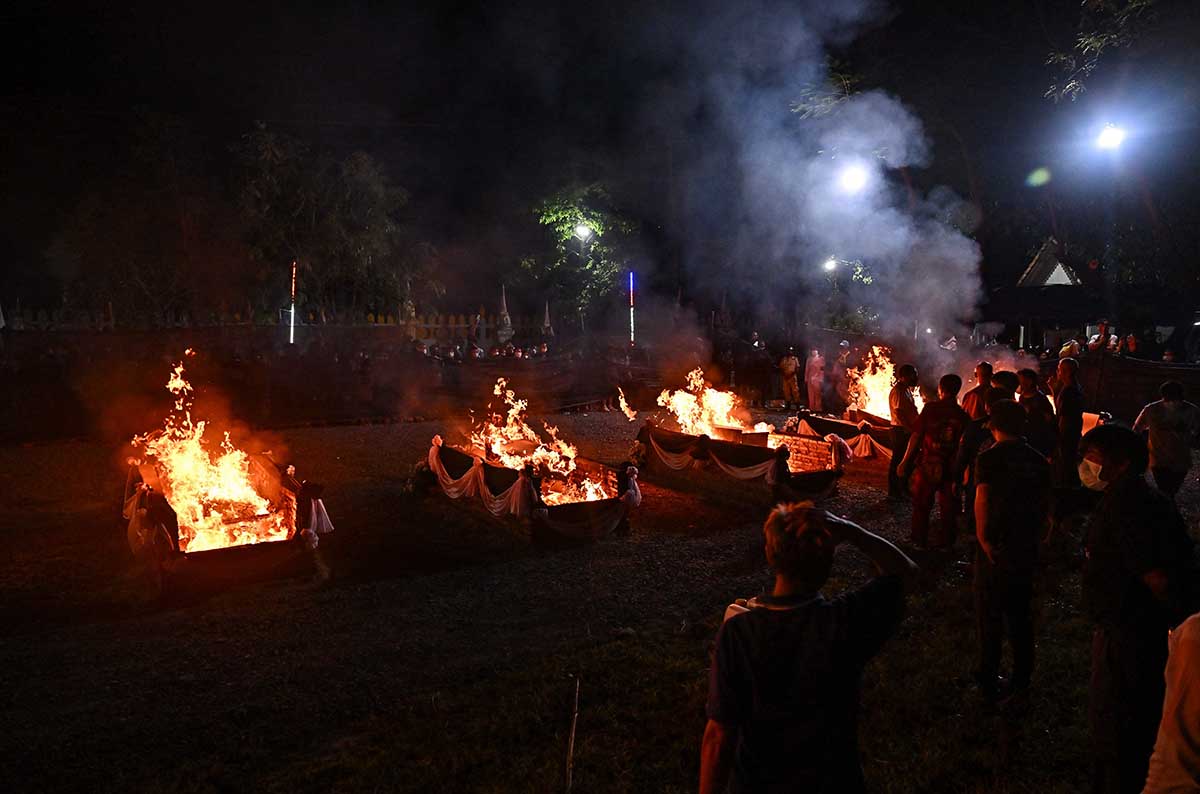 Kremasi Massal Korban Pembantaian Pusat Penitipan Anak