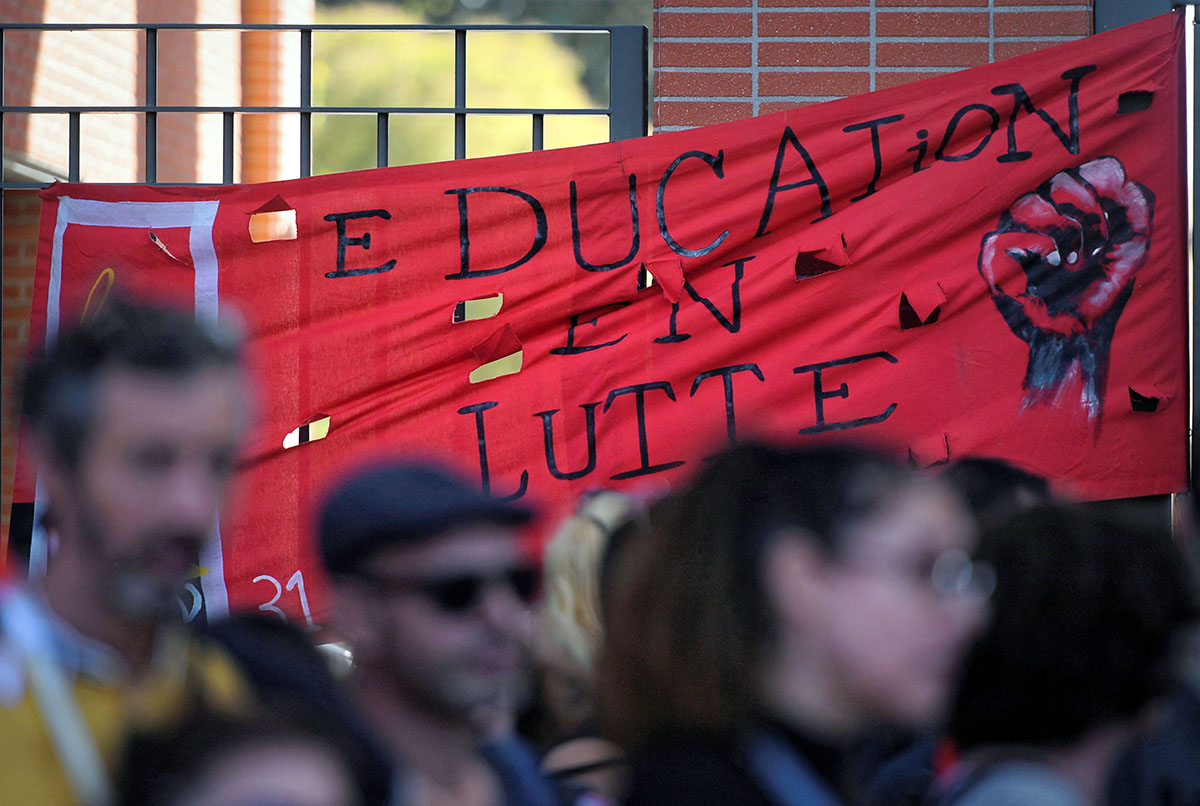 Aksi Mogok Kerja Tuntut Upah Lebih Tinggi di Prancis 