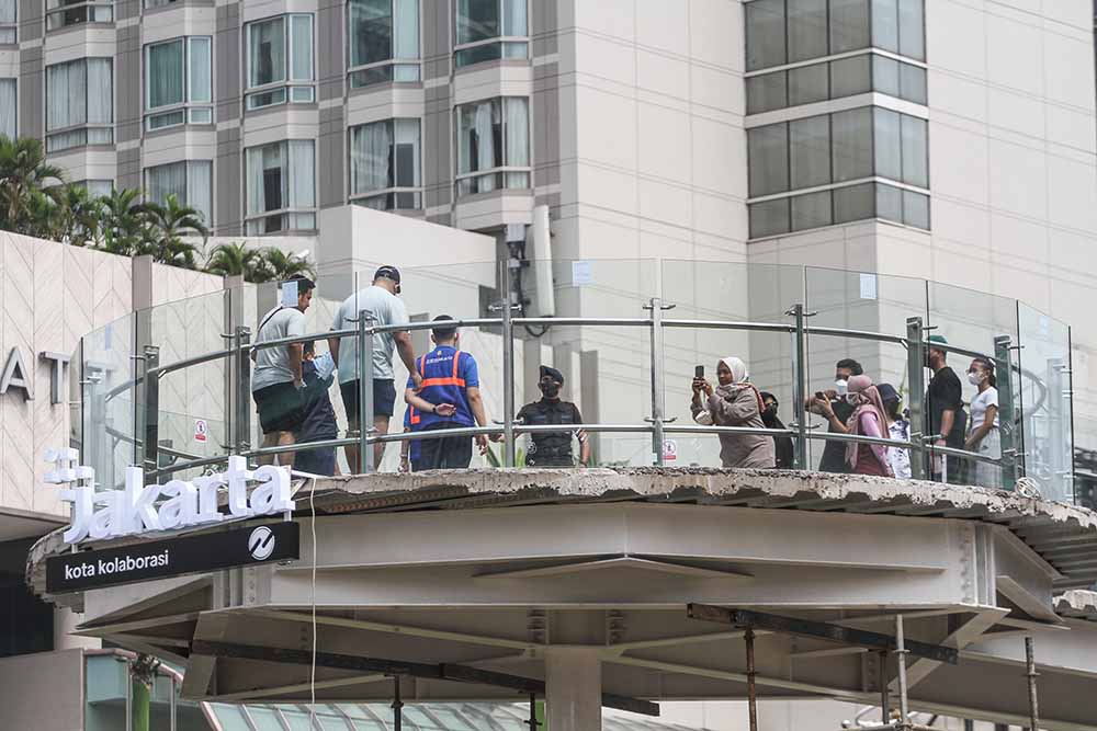 Anjungan Halte Trans-Jakarta Bundaran HI