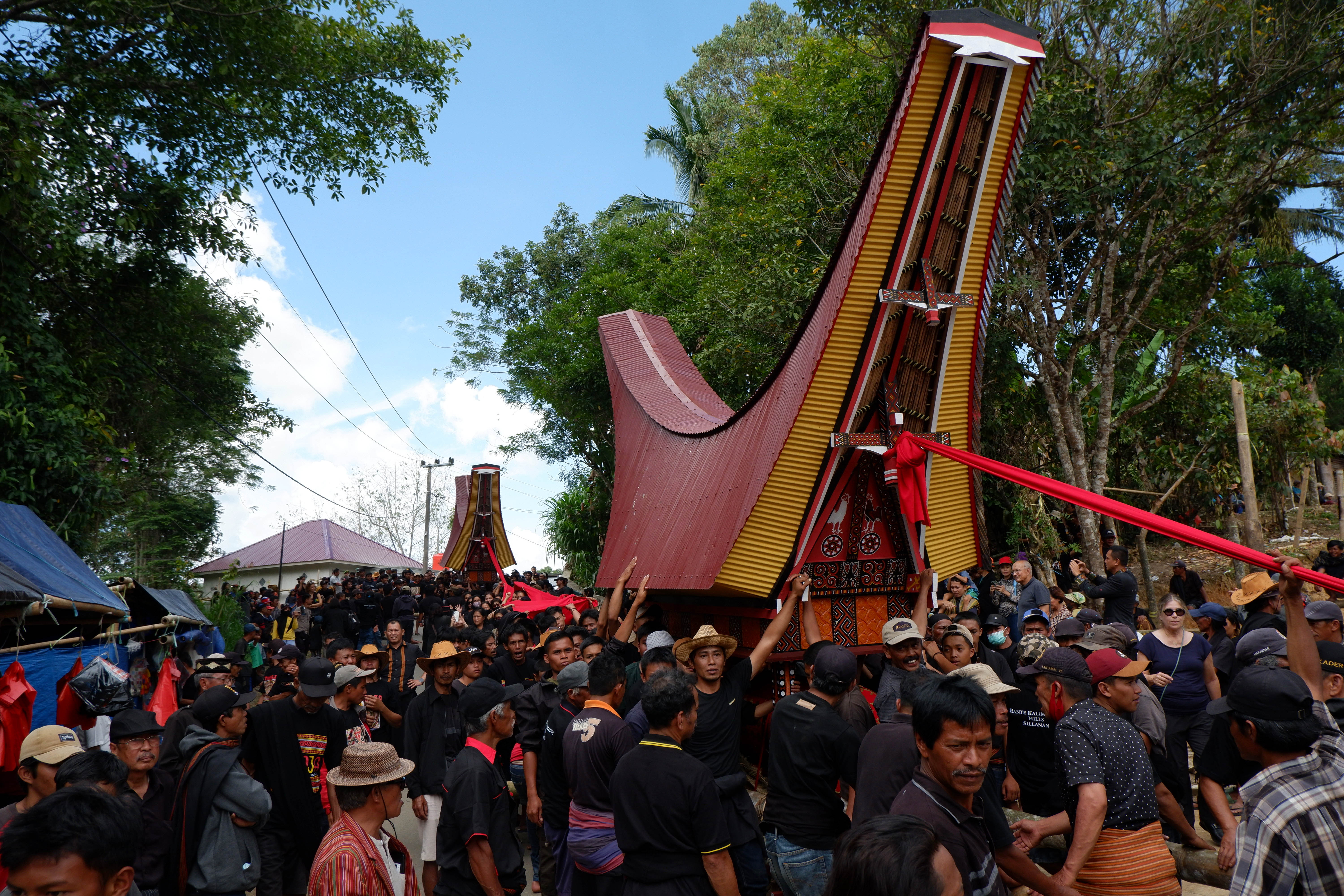 Rangkaian Upacara Kematian atau Rambu Solo' Bangsawan Toraja