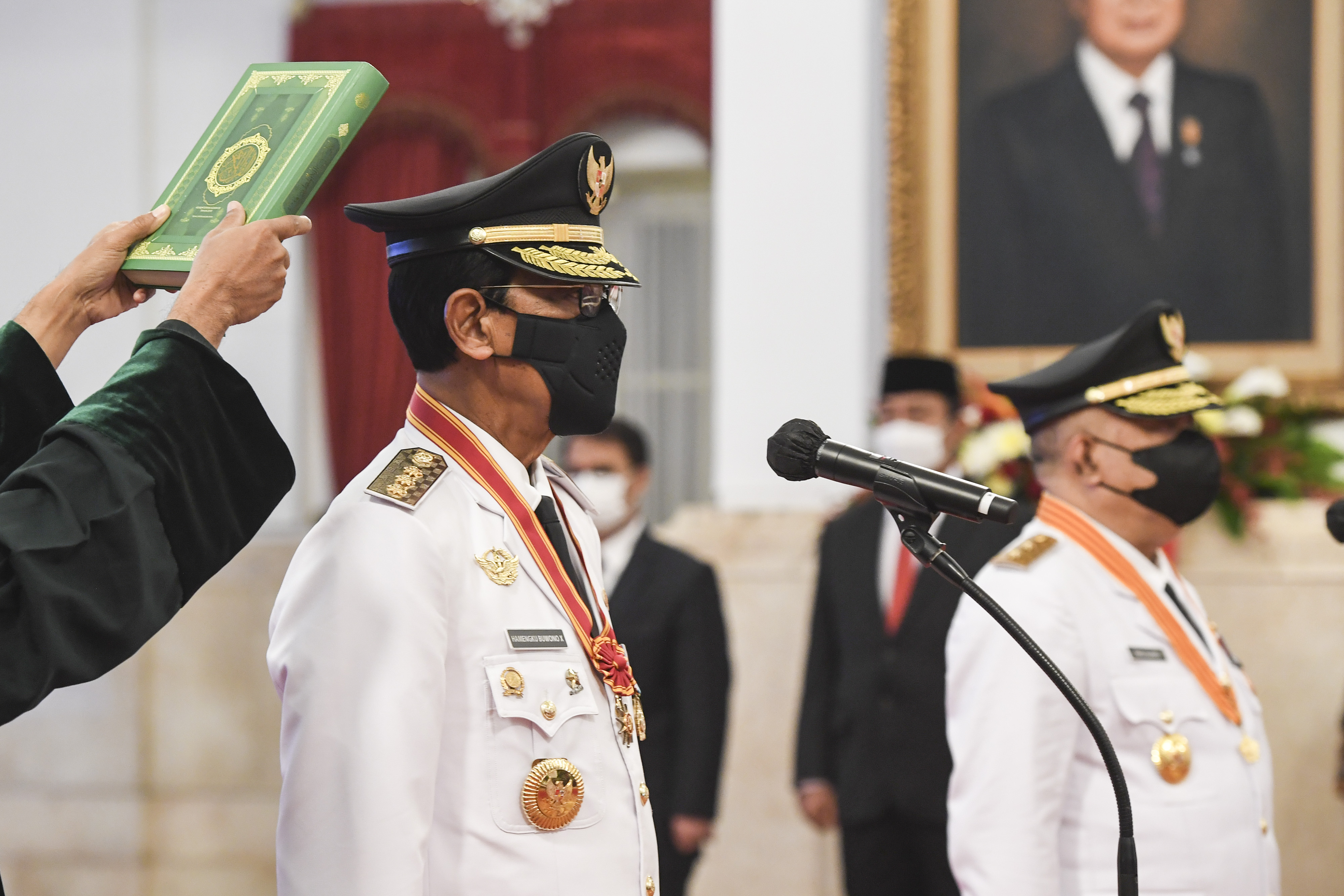 Presiden Jokowi Melantik Gubernur dan Wakil Gubernur DIY
