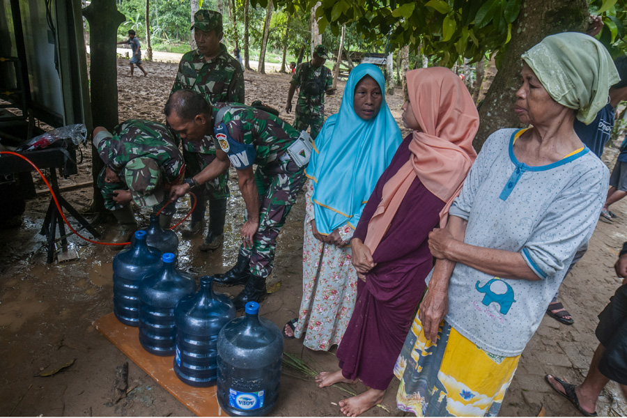 Bantuan Air Bersih Untuk Korban Banjir