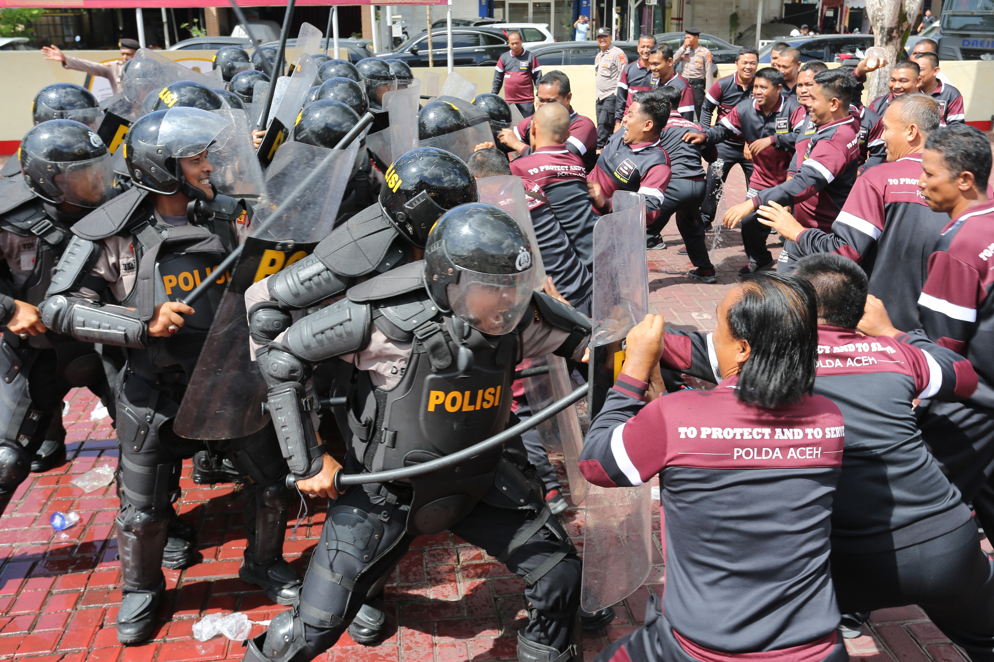 Simulasi Dalmas Upaya Meningkatkan Kemampuan Personel