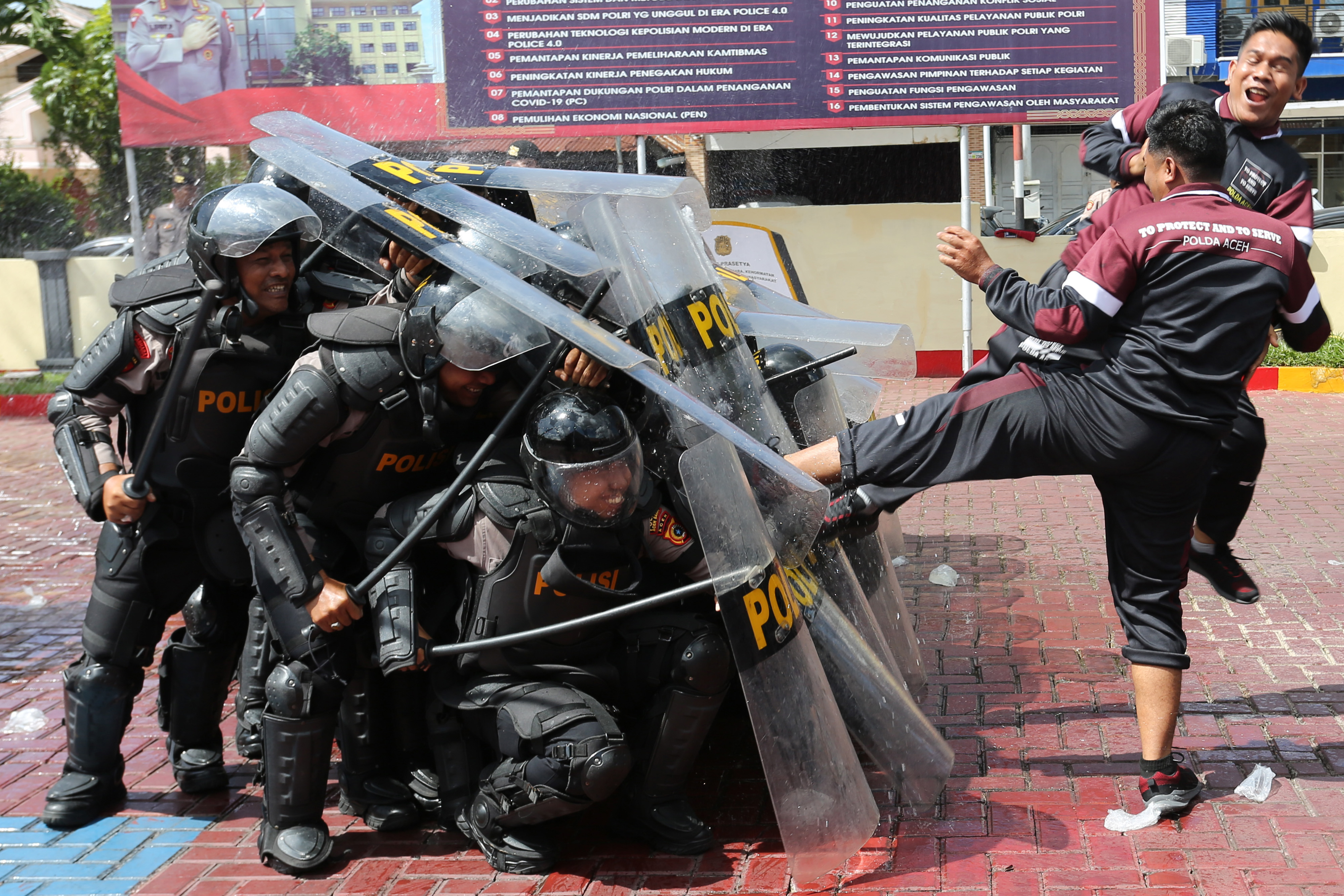 Simulasi Dalmas Upaya Meningkatkan Kemampuan Personel