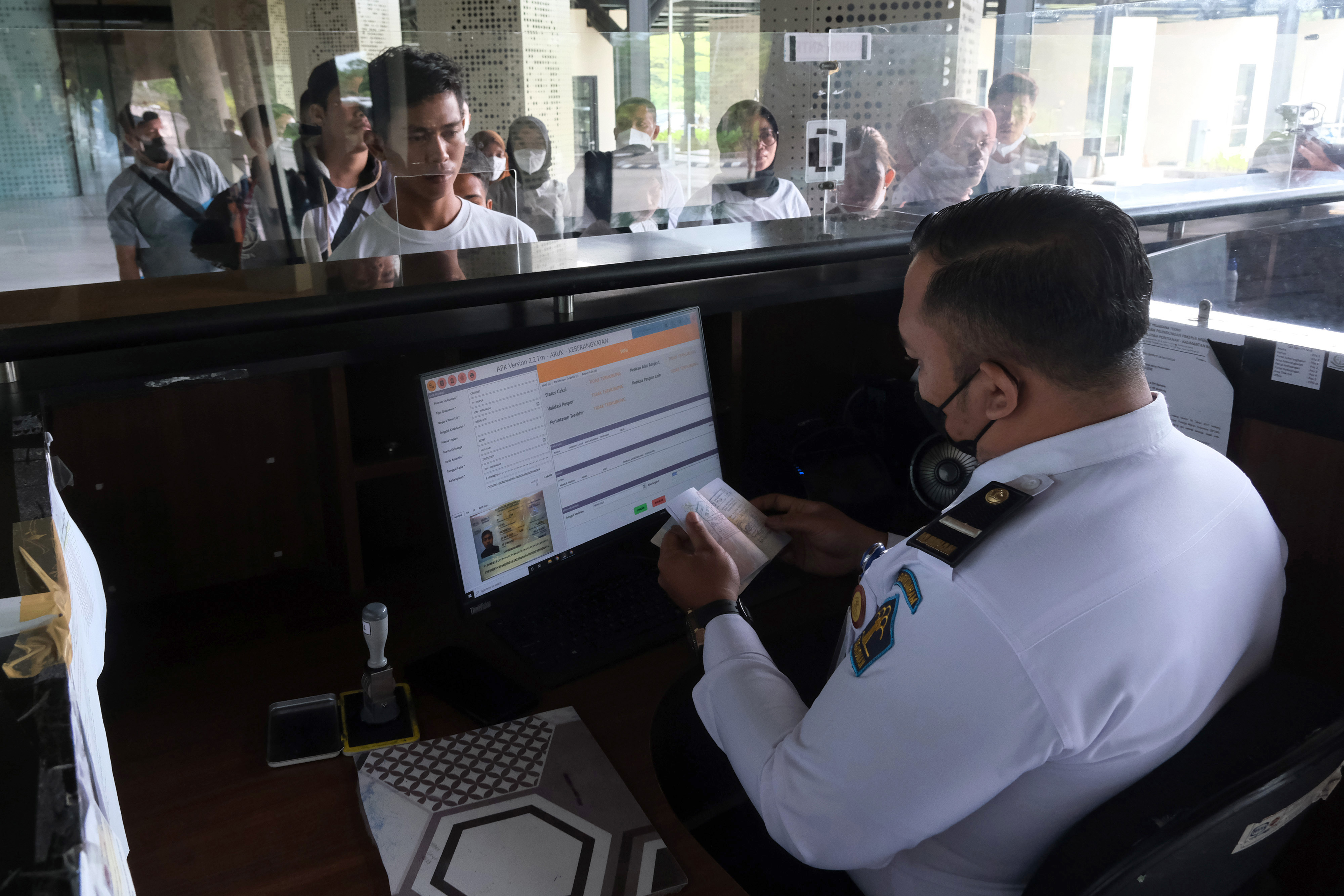 Pemberangkatan PMI ke Malaysia